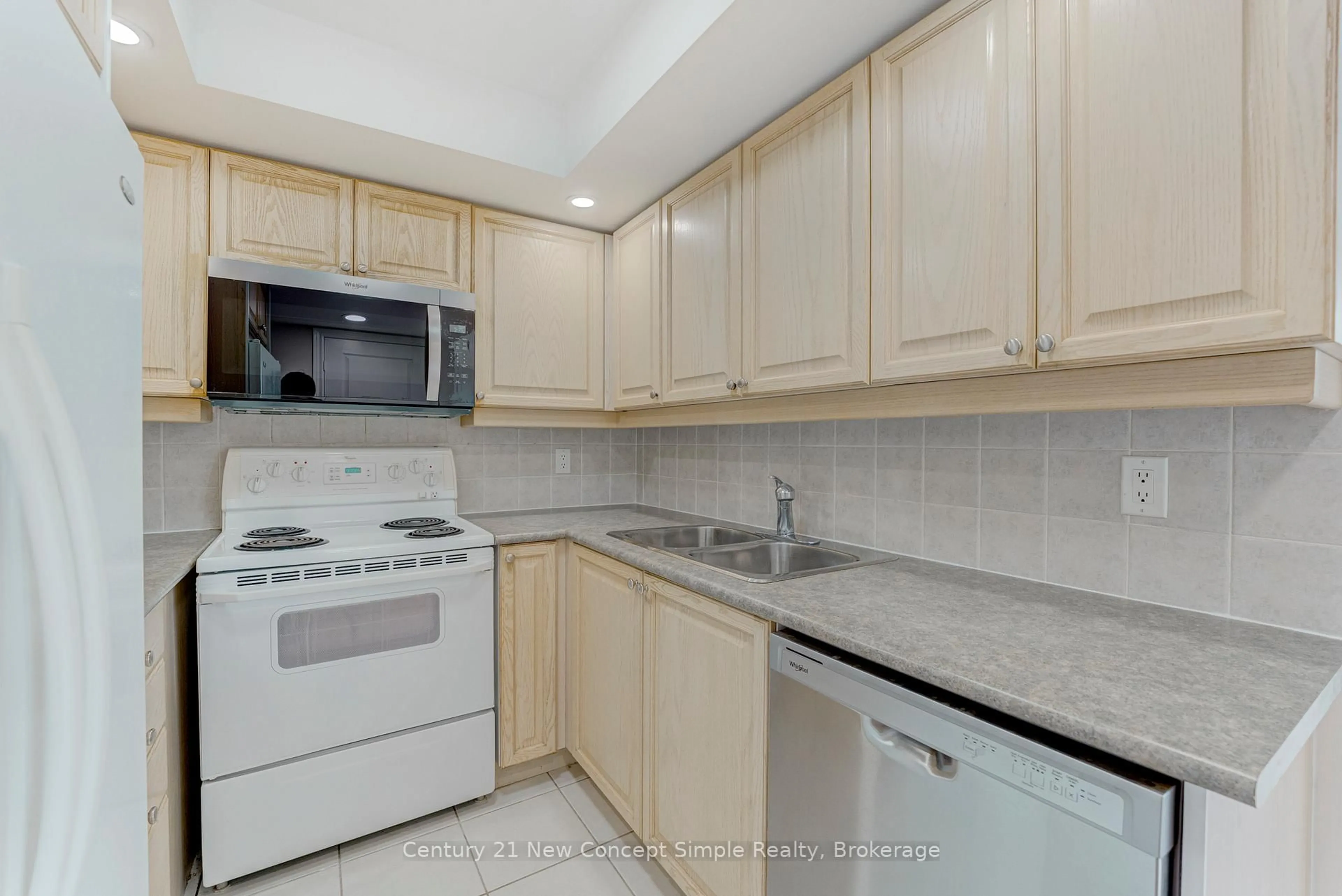 Standard kitchen, unknown for 15 Northtown Way #2118, Toronto Ontario M2N 7A2