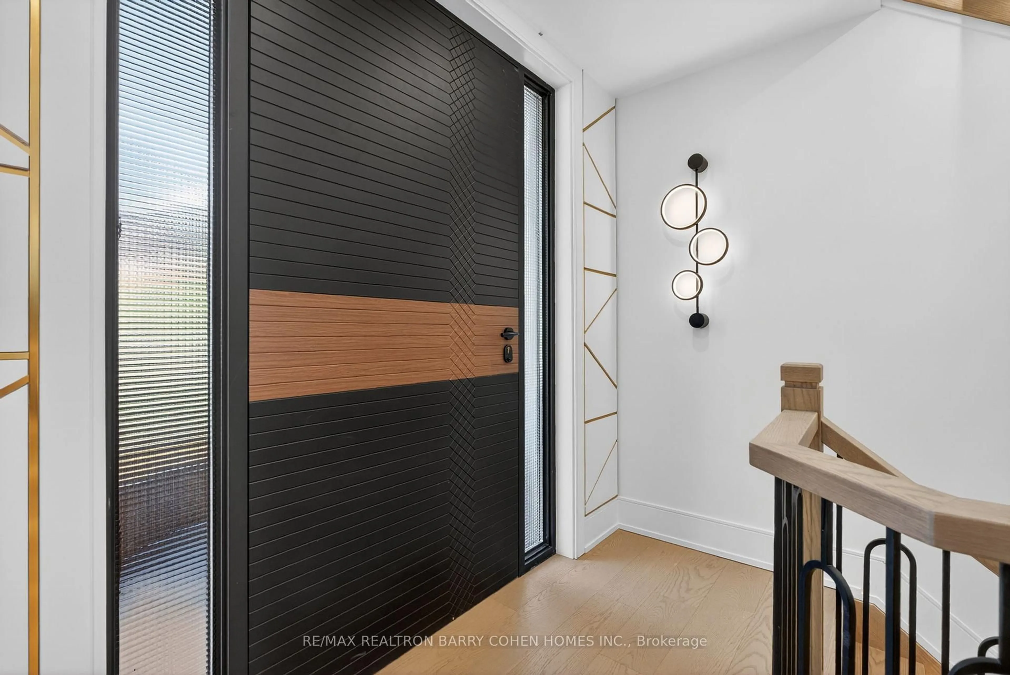 Indoor entryway for 349 Ellerslie Ave, Toronto Ontario M2R 1B8