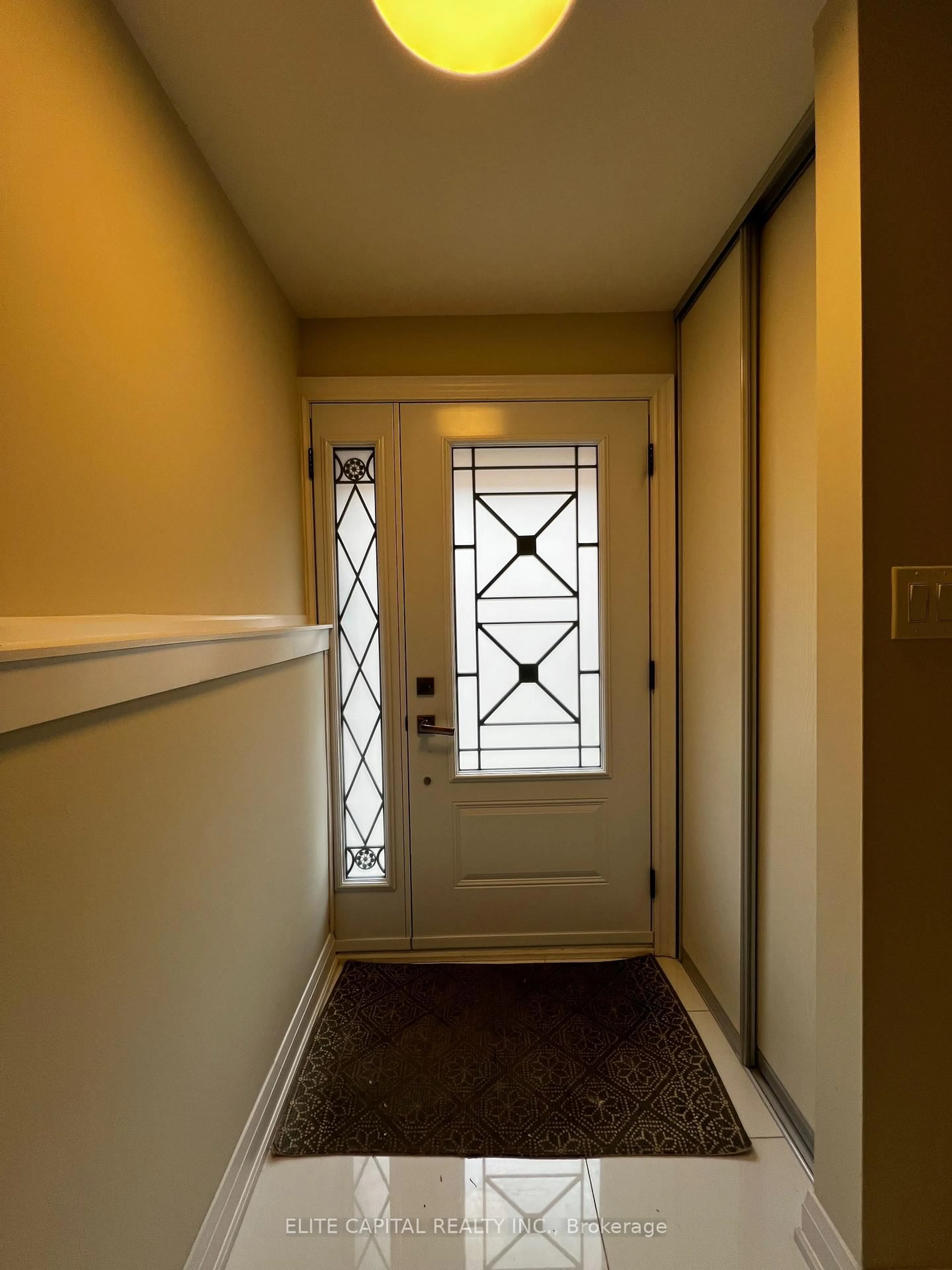 Indoor entryway for 29 Burnt Meadoway, Toronto Ontario M2H 2V2