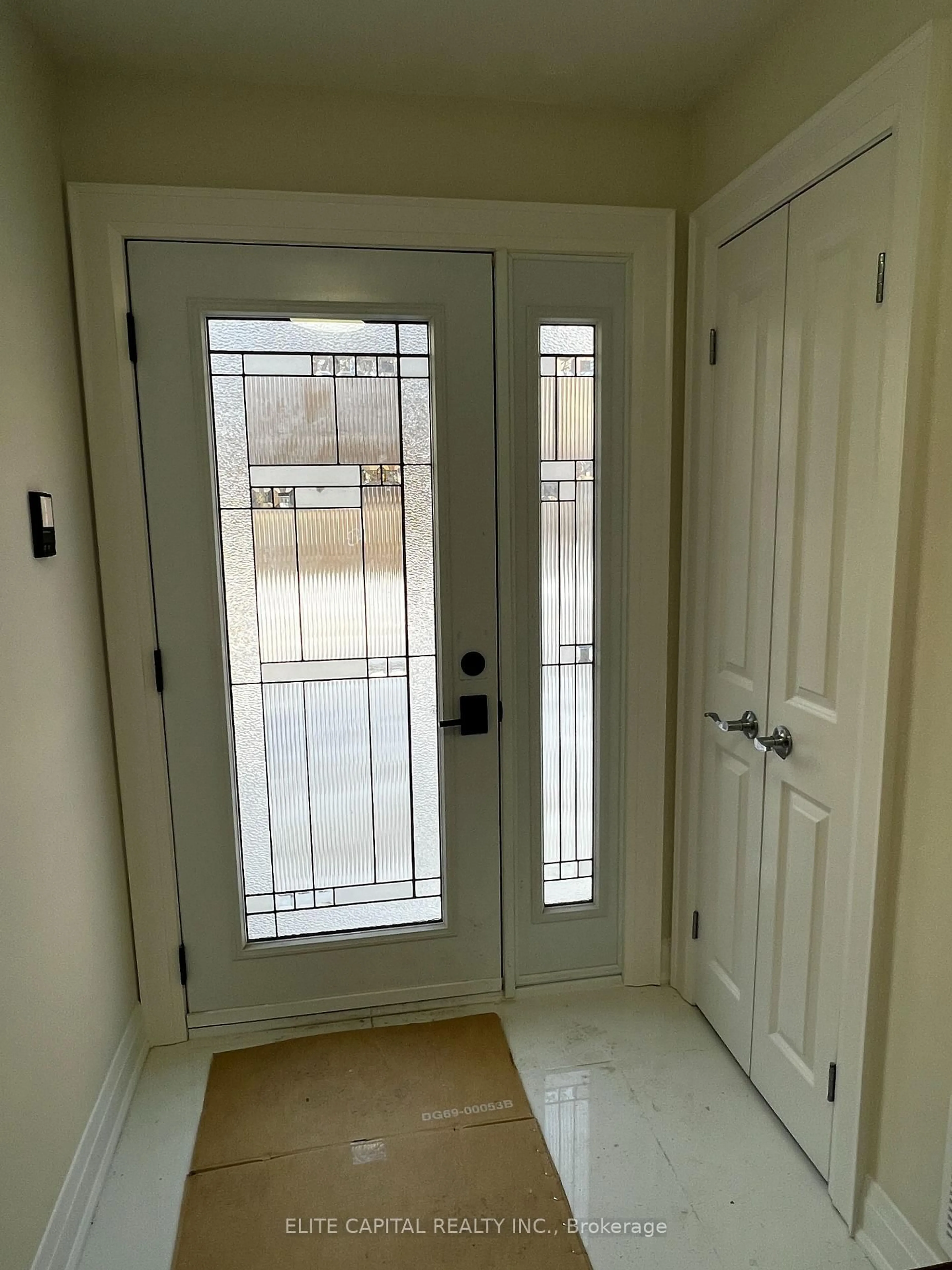Indoor entryway for 7 Ursa Star Way, Toronto Ontario M2J 1N9