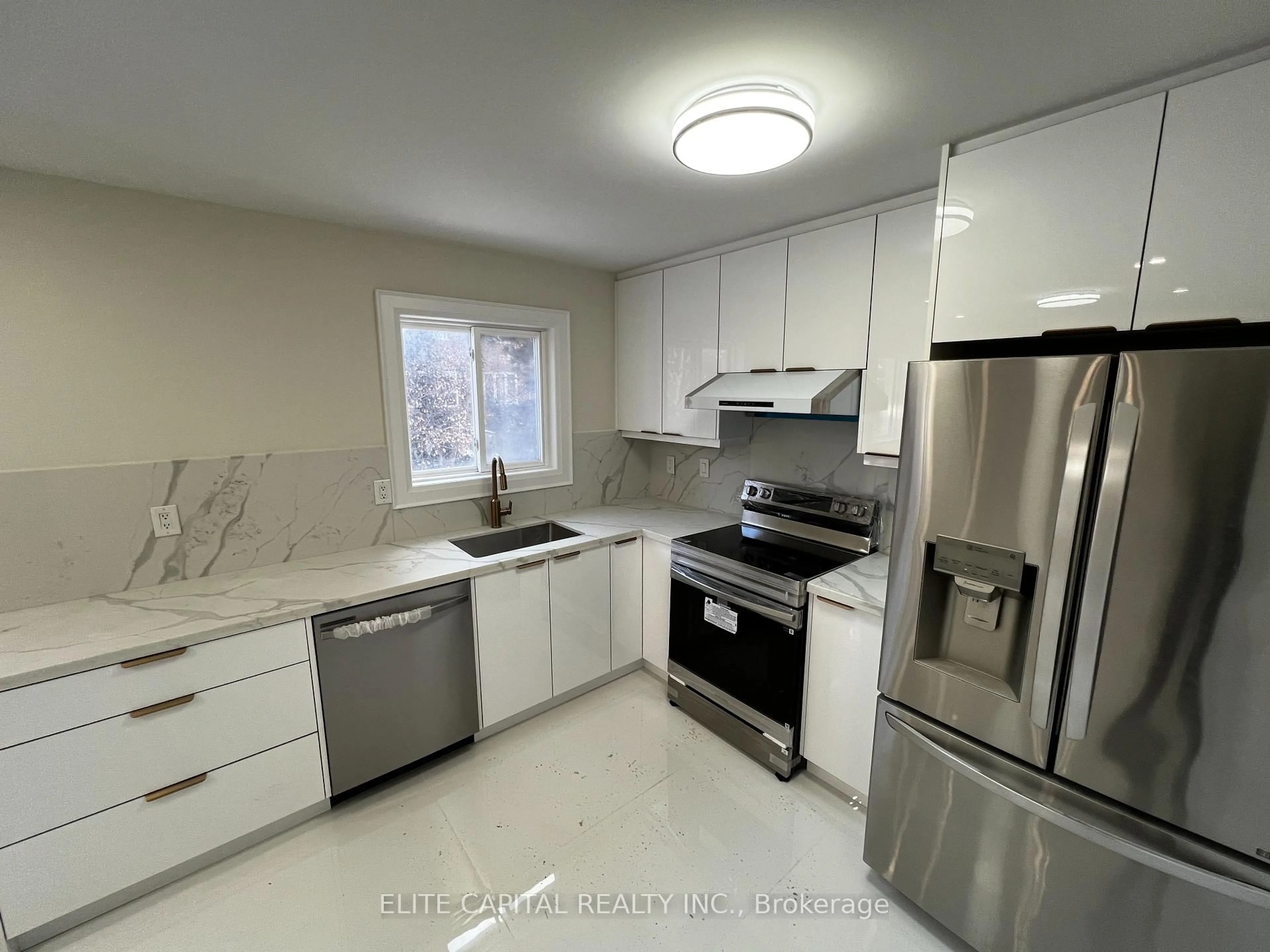 Unknown for 7 Ursa Star Way, Toronto Ontario M2J 1N9