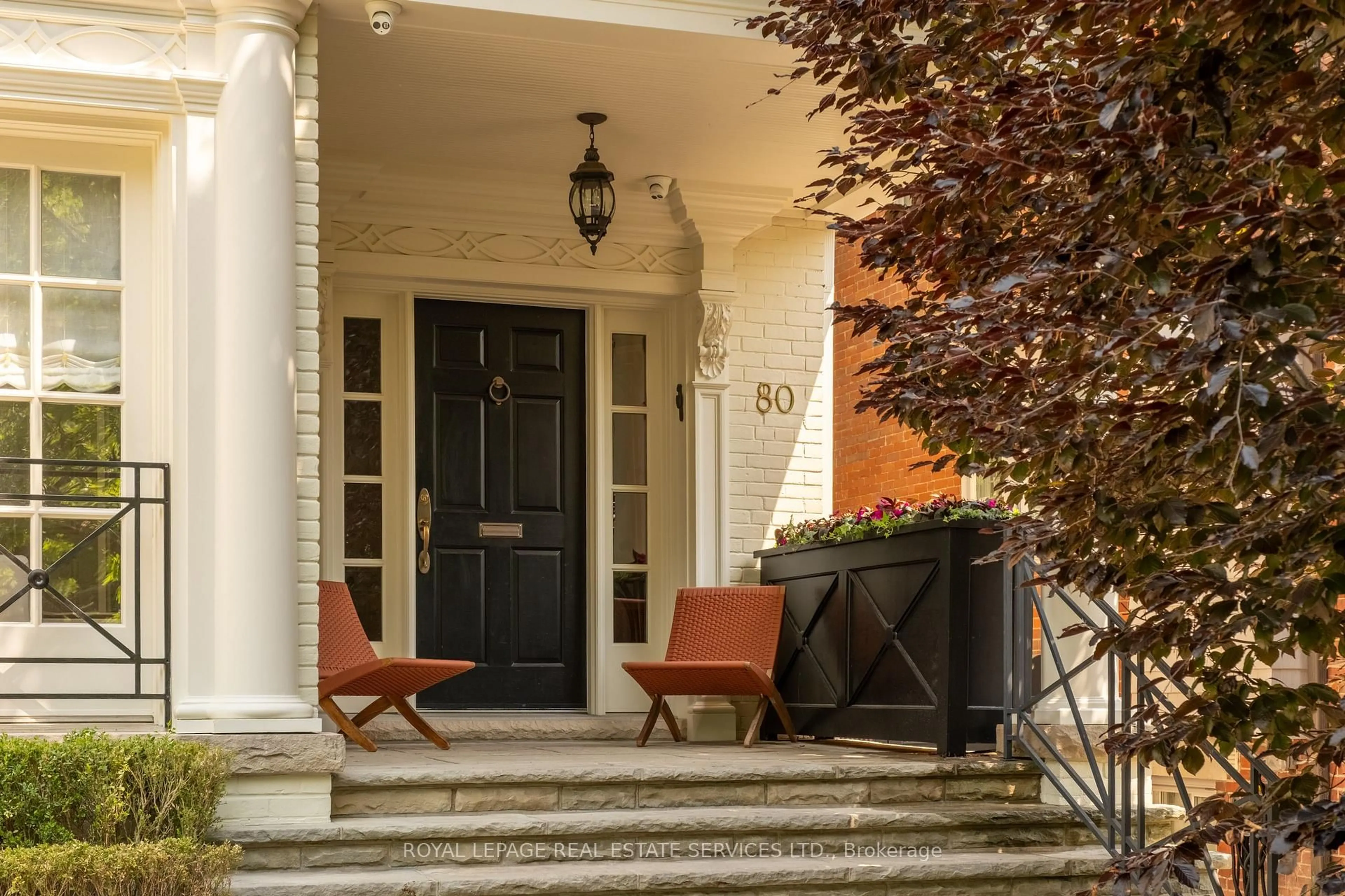 Indoor entryway for 80 Binscarth Rd, Toronto Ontario M4W 1Y4