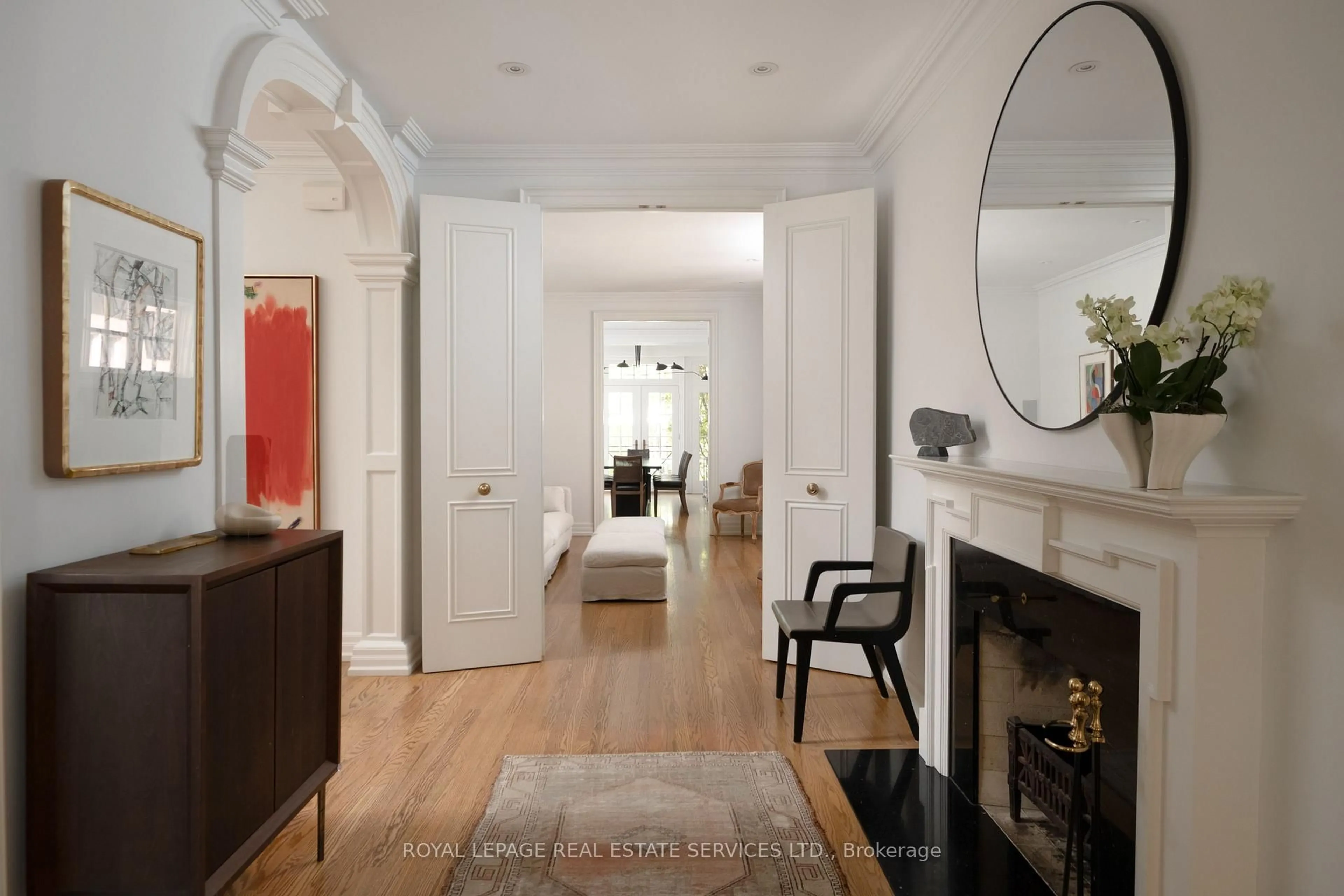 Indoor entryway for 80 Binscarth Rd, Toronto Ontario M4W 1Y4