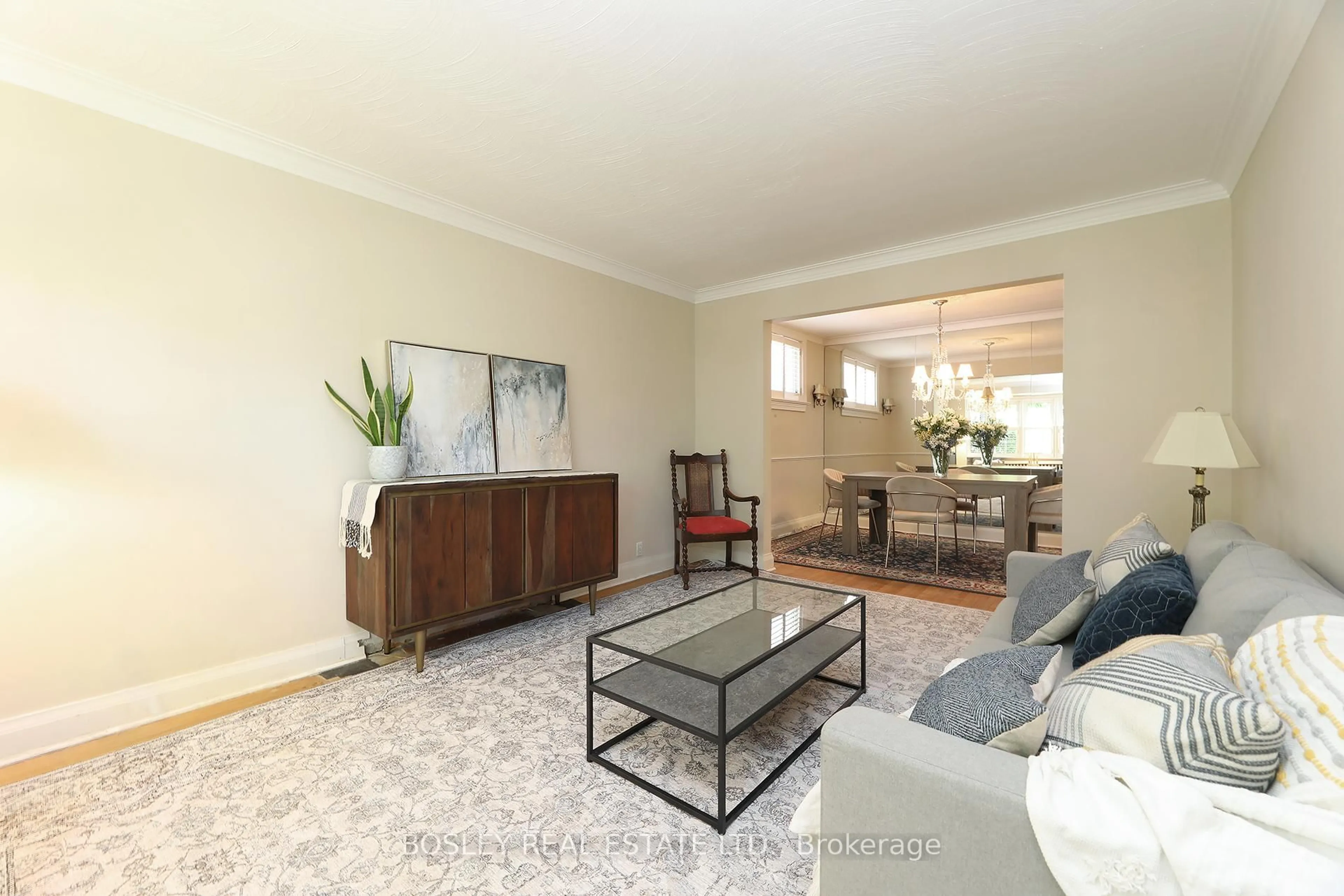 Living room with furniture, unknown for 161 Joicey Blvd, Toronto Ontario M5M 2V1