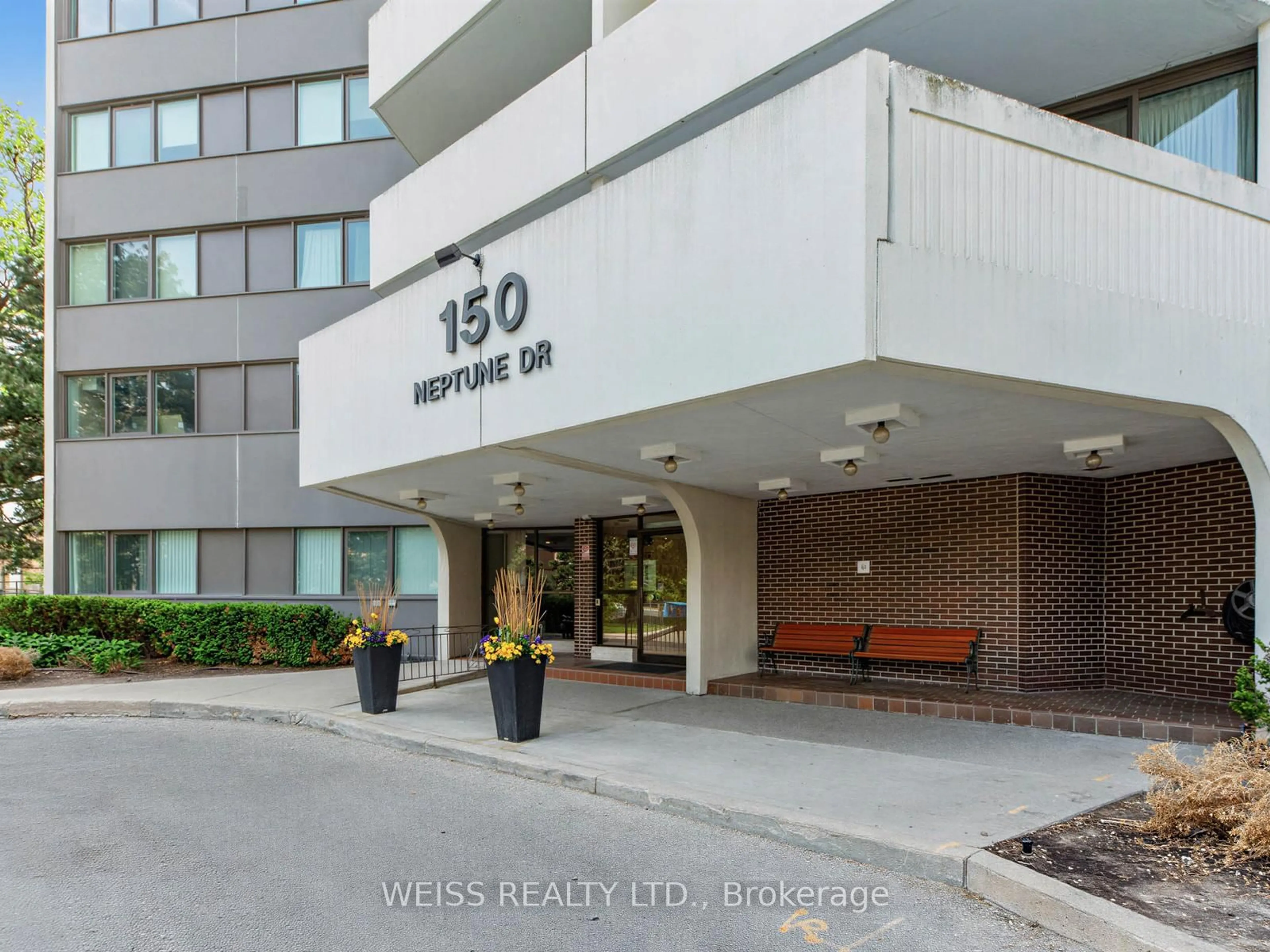 Unknown for 150 Neptune Dr #202, Toronto Ontario M6A 2Y9