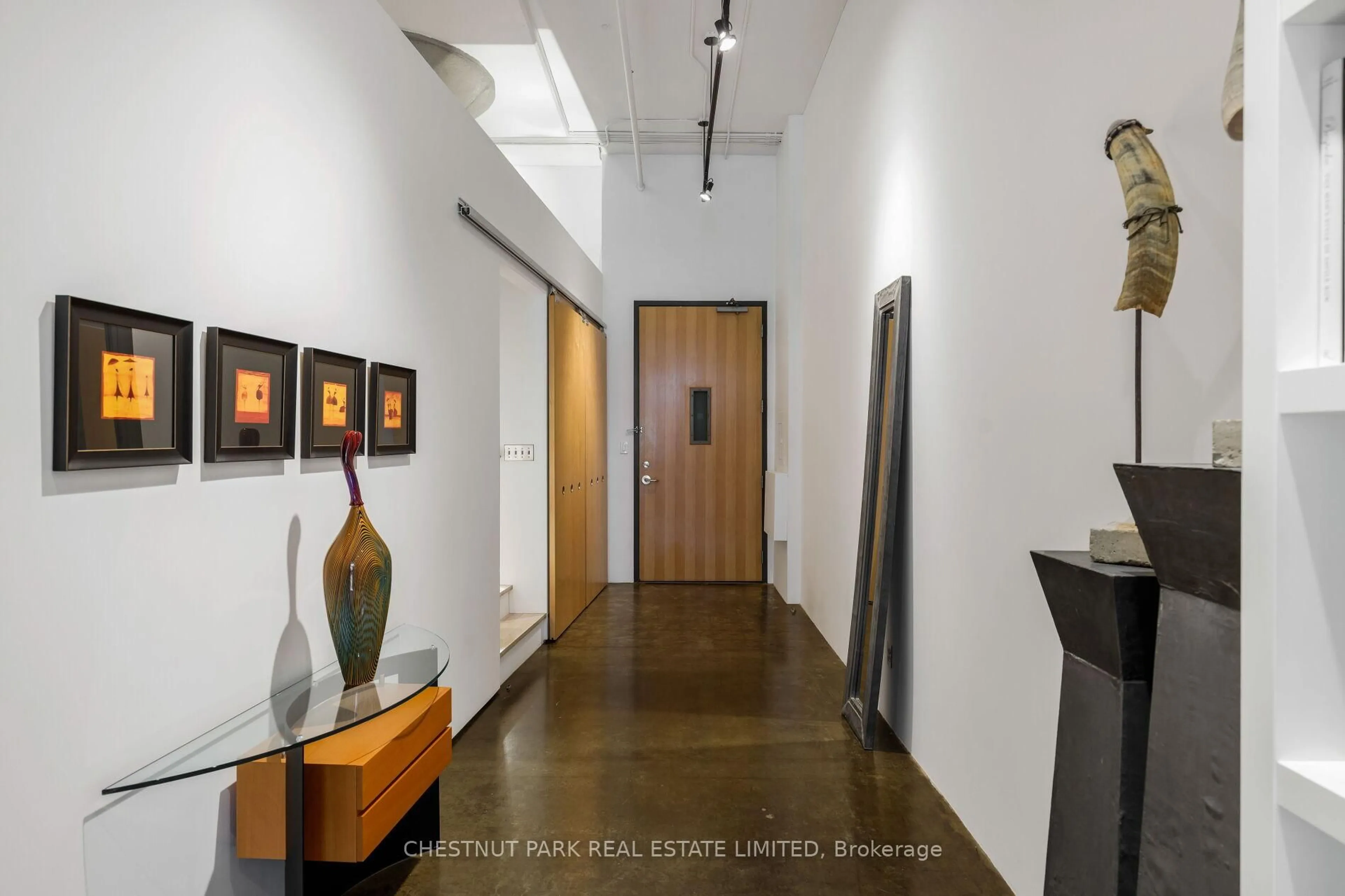Indoor foyer for 90 Sumach St #306, Toronto Ontario M5A 4R4