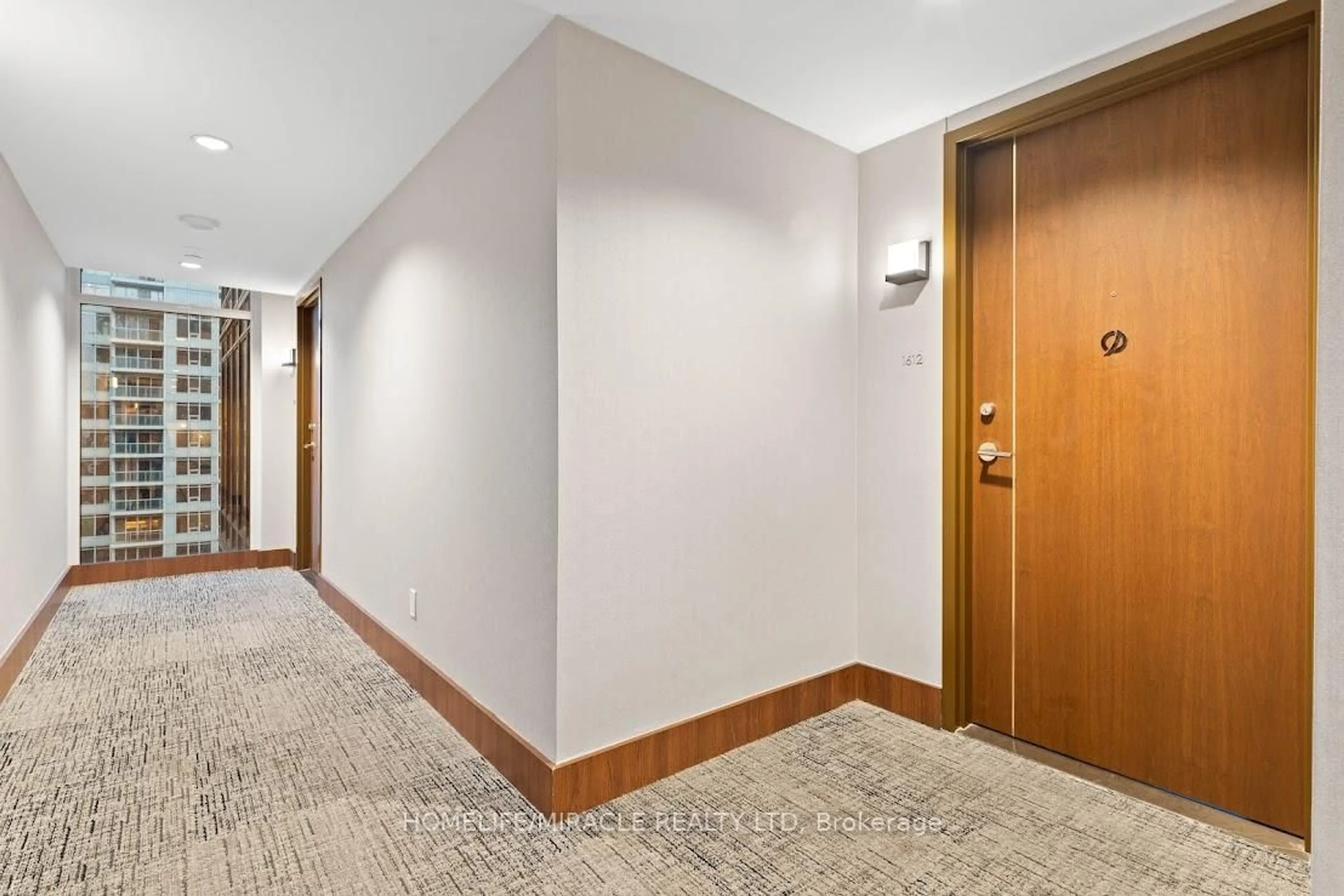 Indoor foyer for 80 Queens Wharf Rd #1612, Toronto Ontario M5V 0J3
