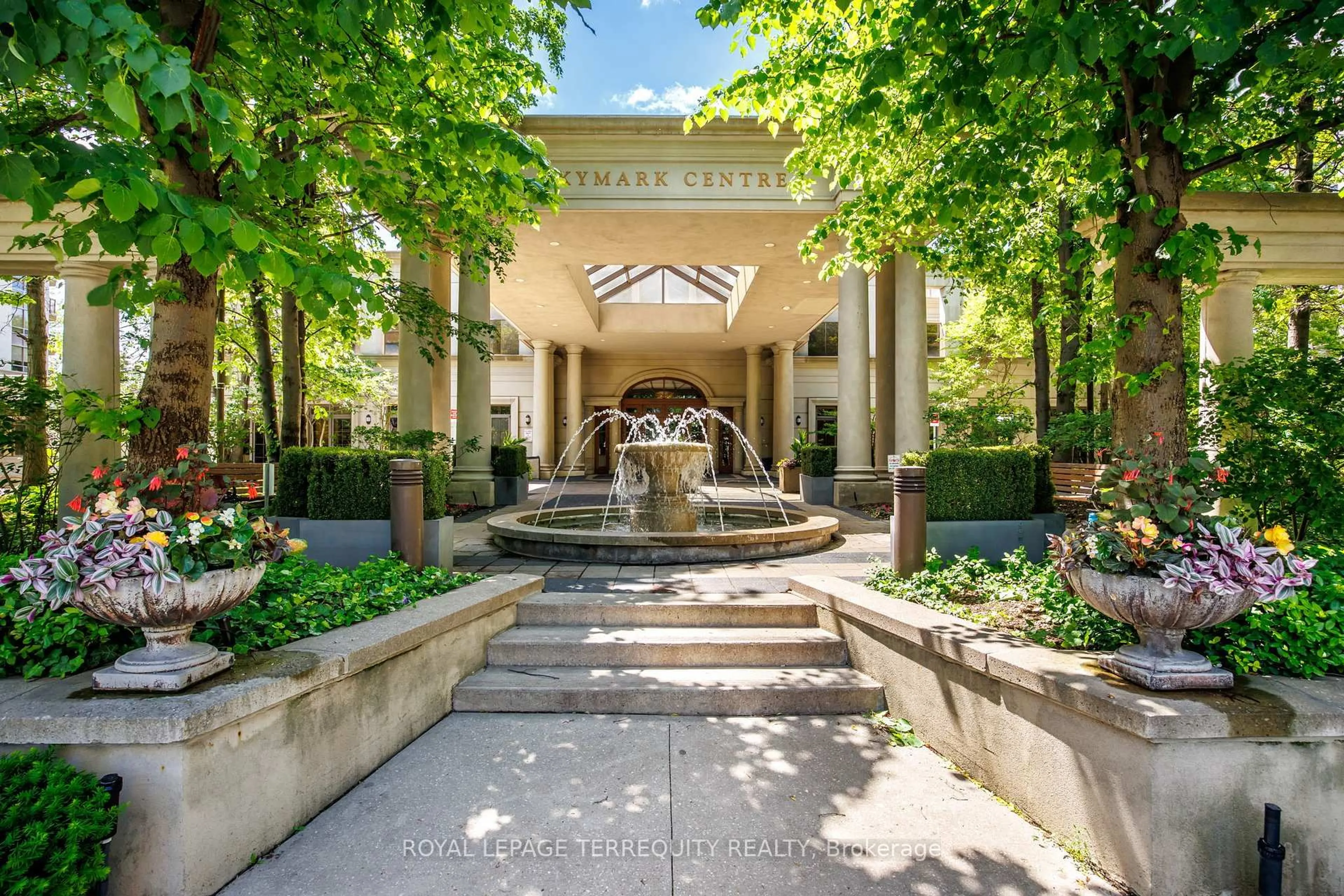 Patio, street for 80 Harrison Garden Blvd #GPH19, Toronto Ontario M2N 7E3
