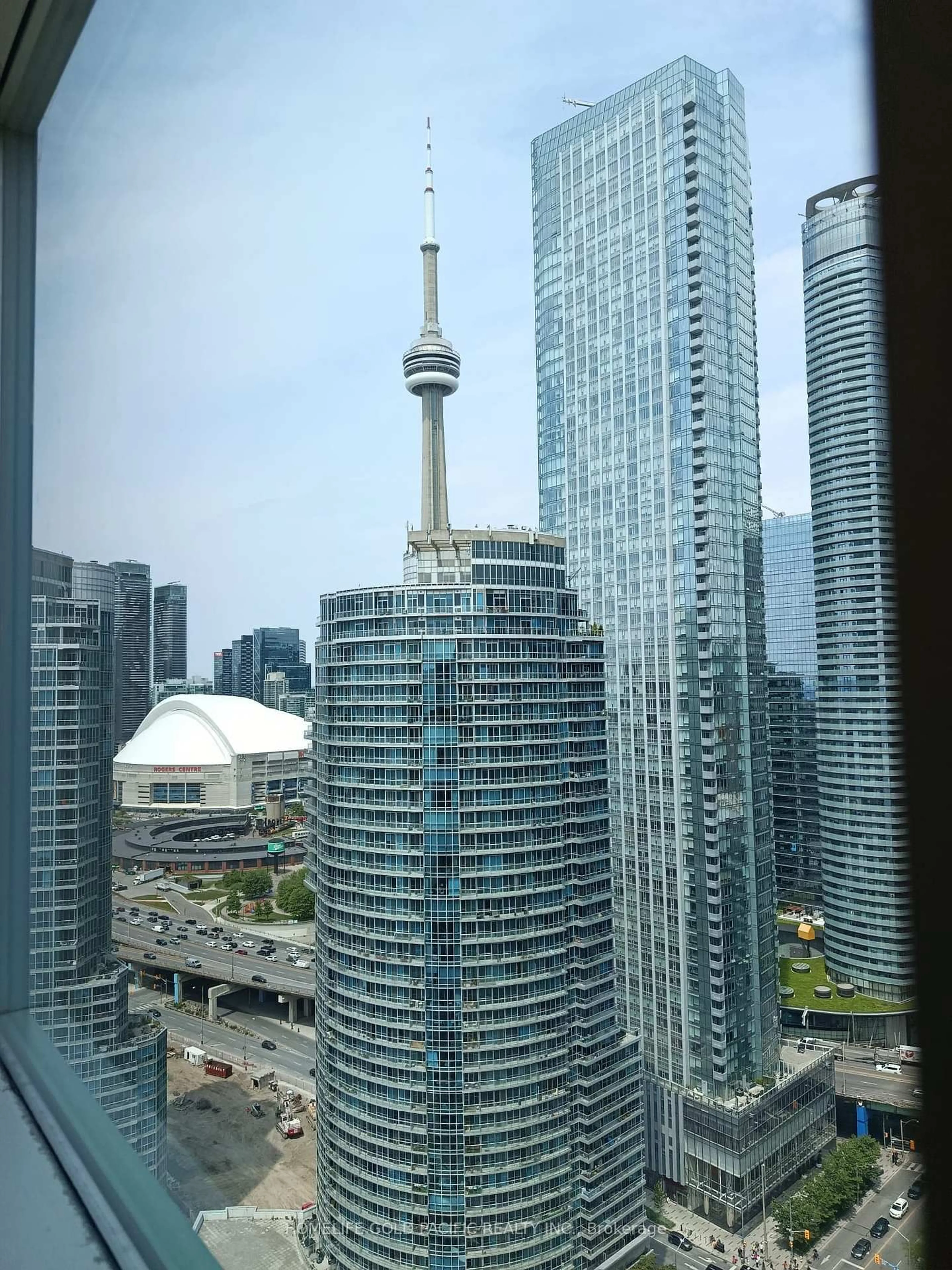 A pic of a room for 77 Harbour Sq #3702, Toronto Ontario M5J 2S2
