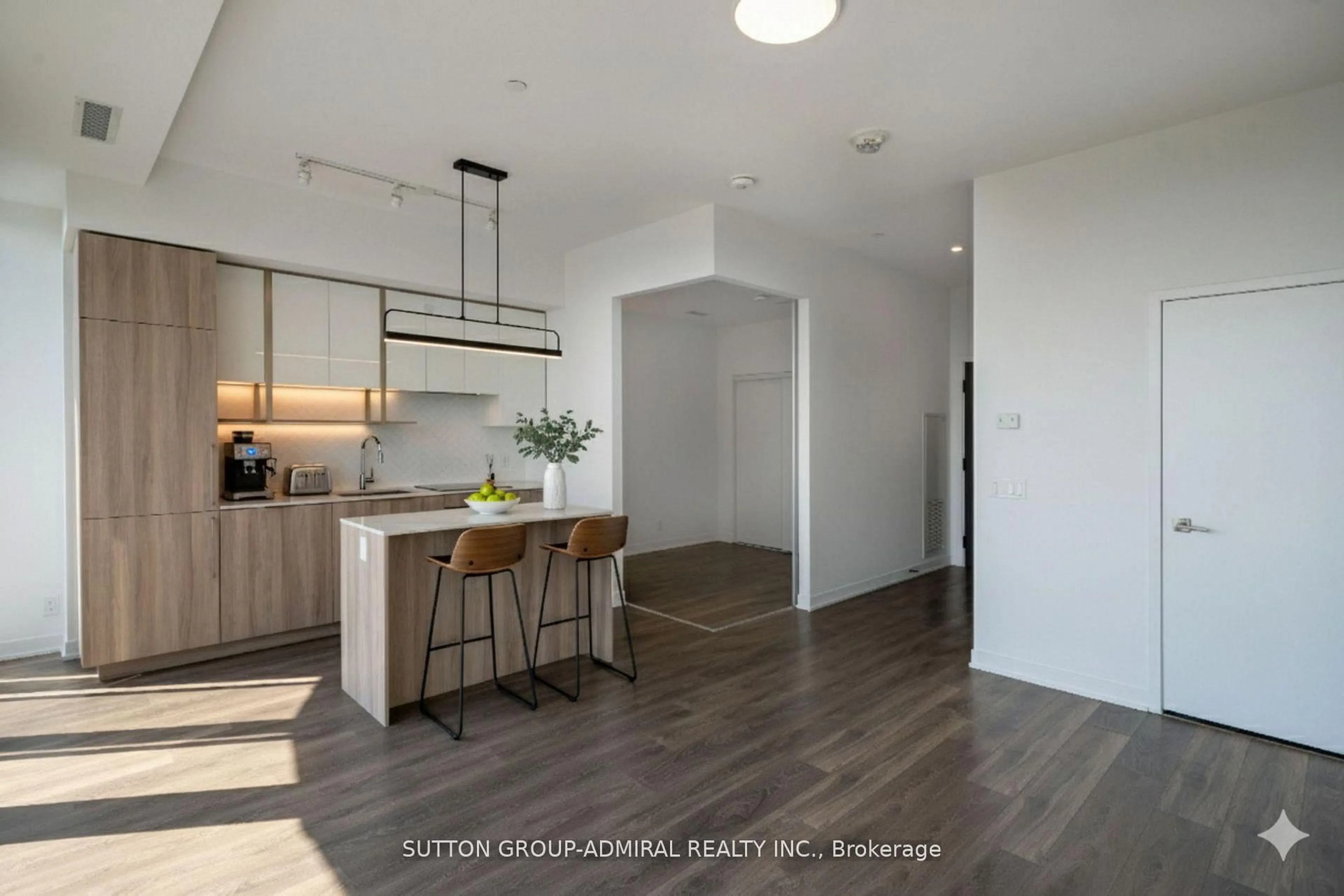 Open concept kitchen, wood/laminate floor for 15 Holmes Ave #3109, Toronto Ontario M2N 4L8