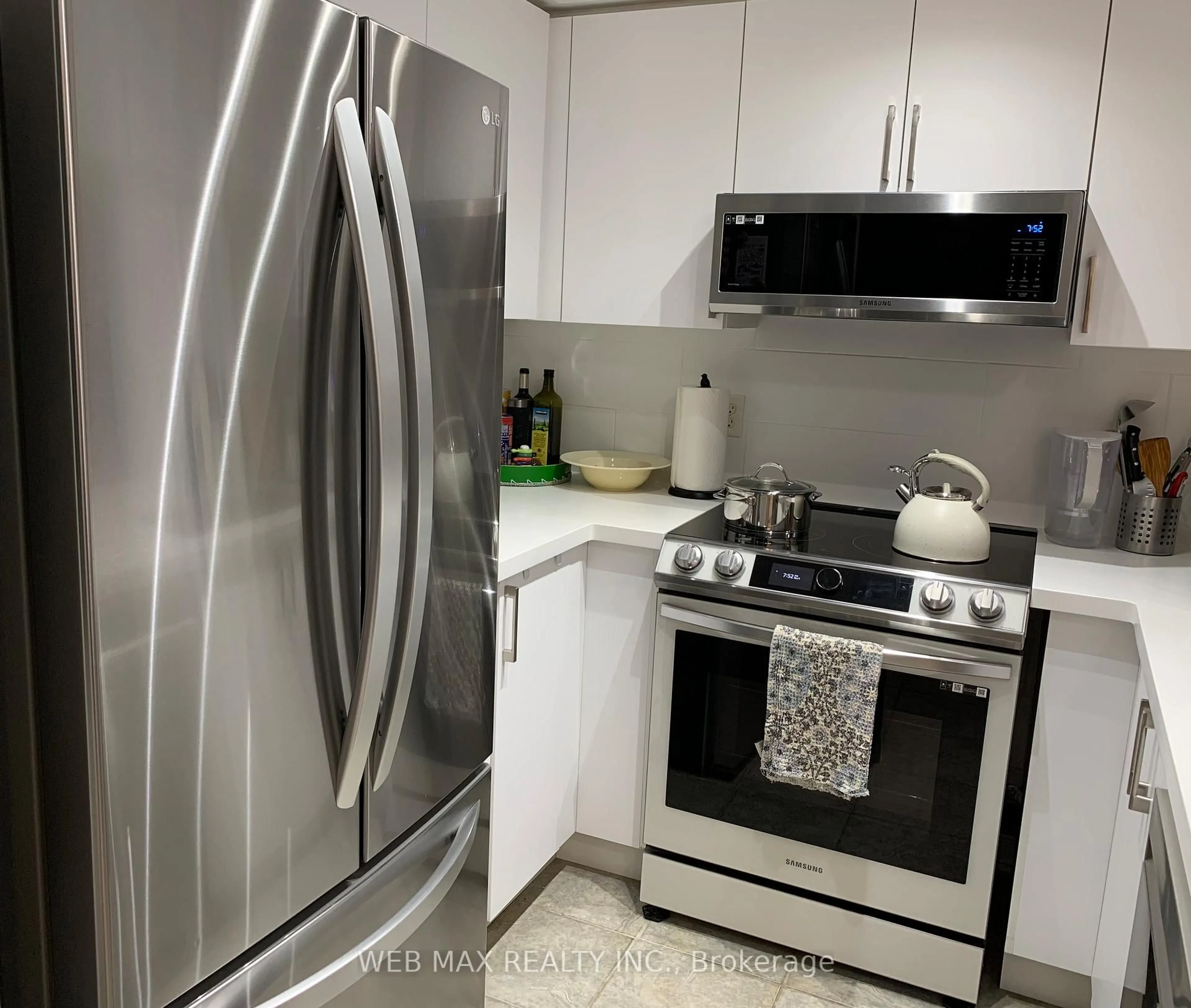 Standard kitchen, unknown for 22 Olive Ave #305, Toronto Ontario M2N 7G6