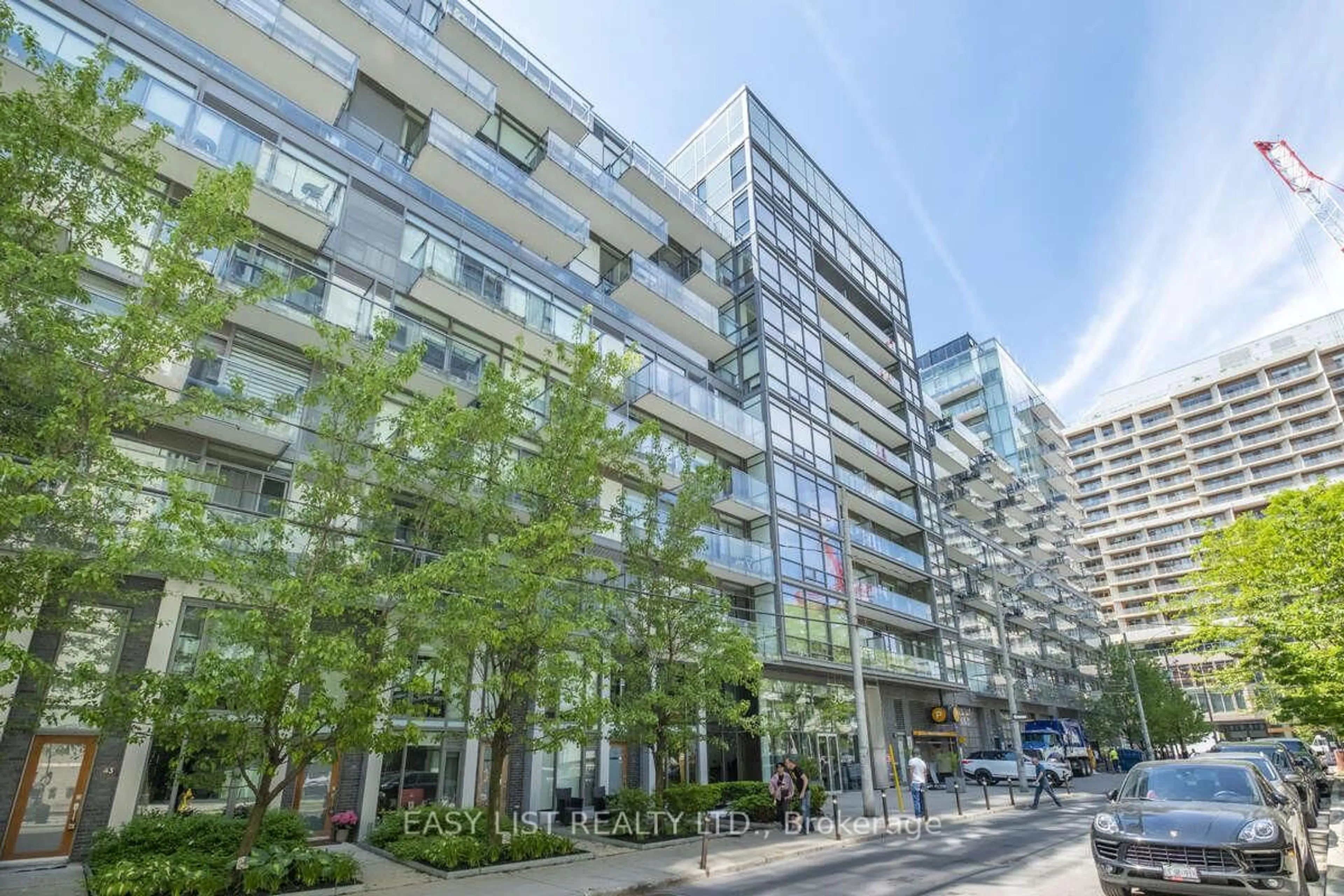 Patio, building for 55 Stewart St #822, Toronto Ontario M5V 2V1