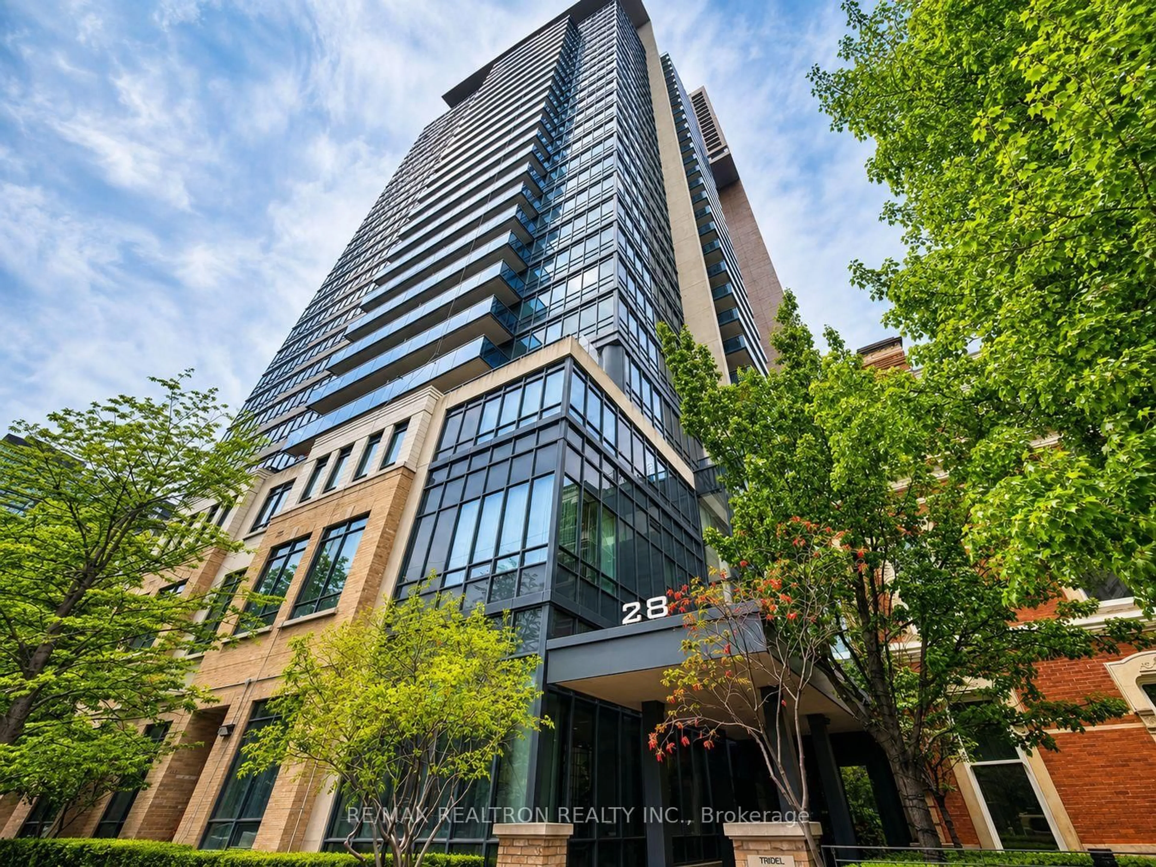 Indoor foyer for 28 Linden St #605, Toronto Ontario M4Y 0A4