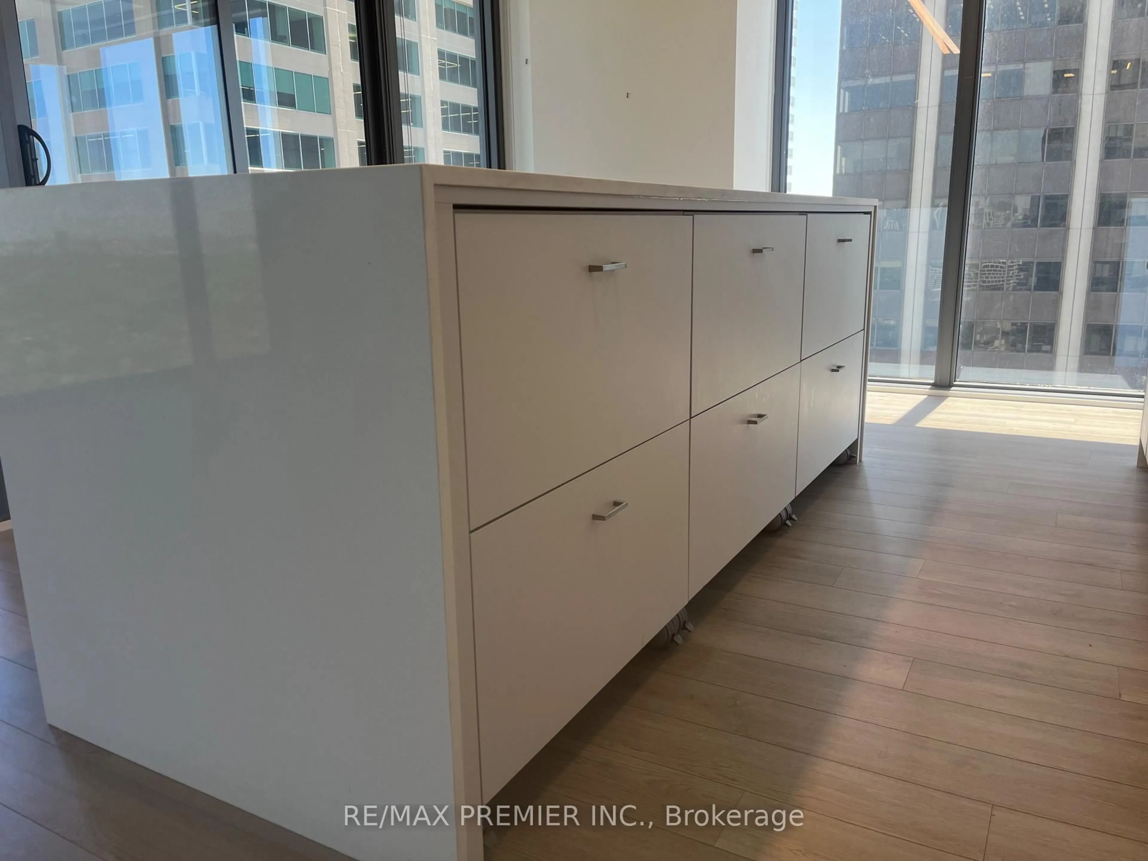 Unknown for 8 Cumberland St #3506, Toronto Ontario M4W 1J5