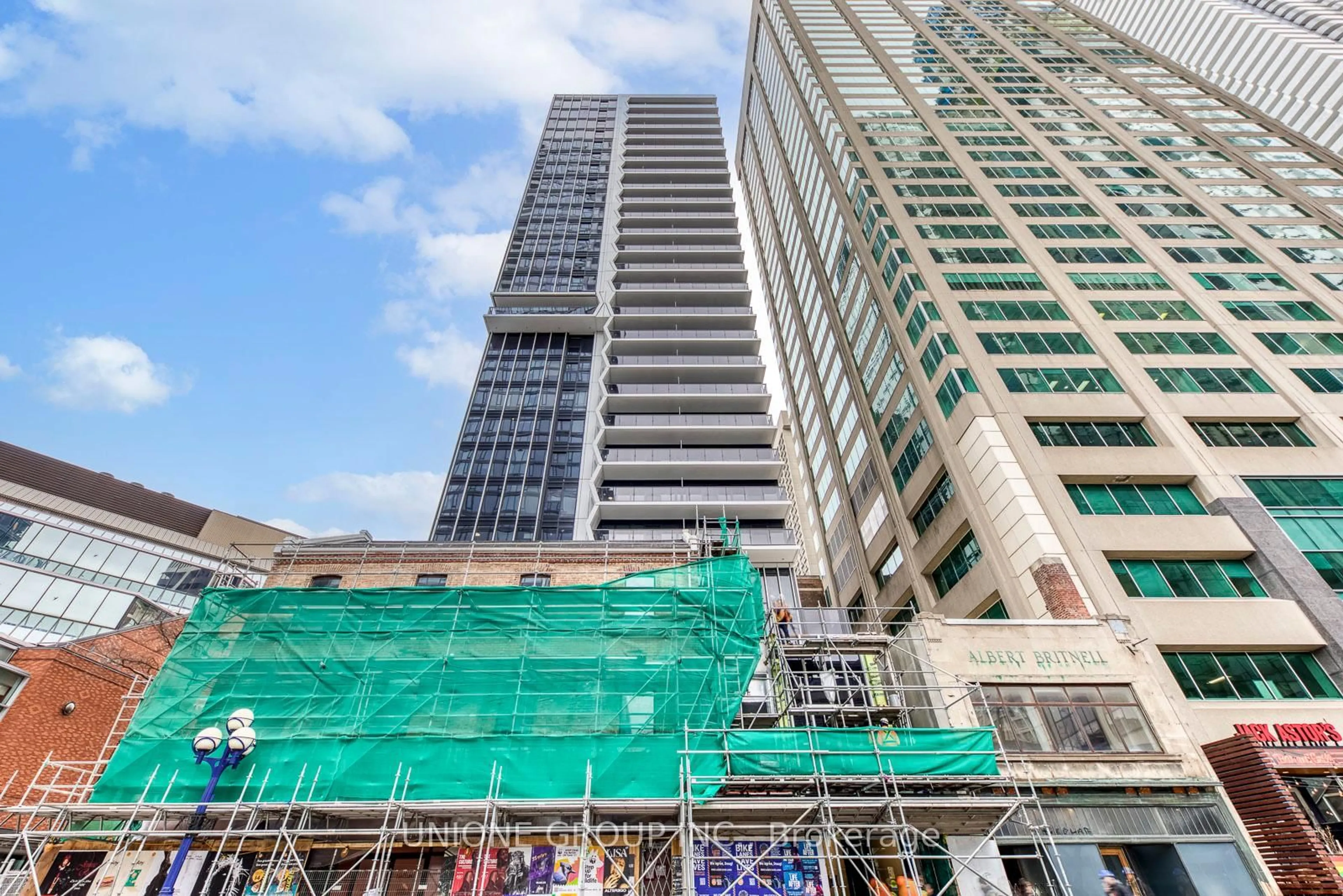 Unknown for 771 Yonge St #2002, Toronto Ontario M4W 0B8