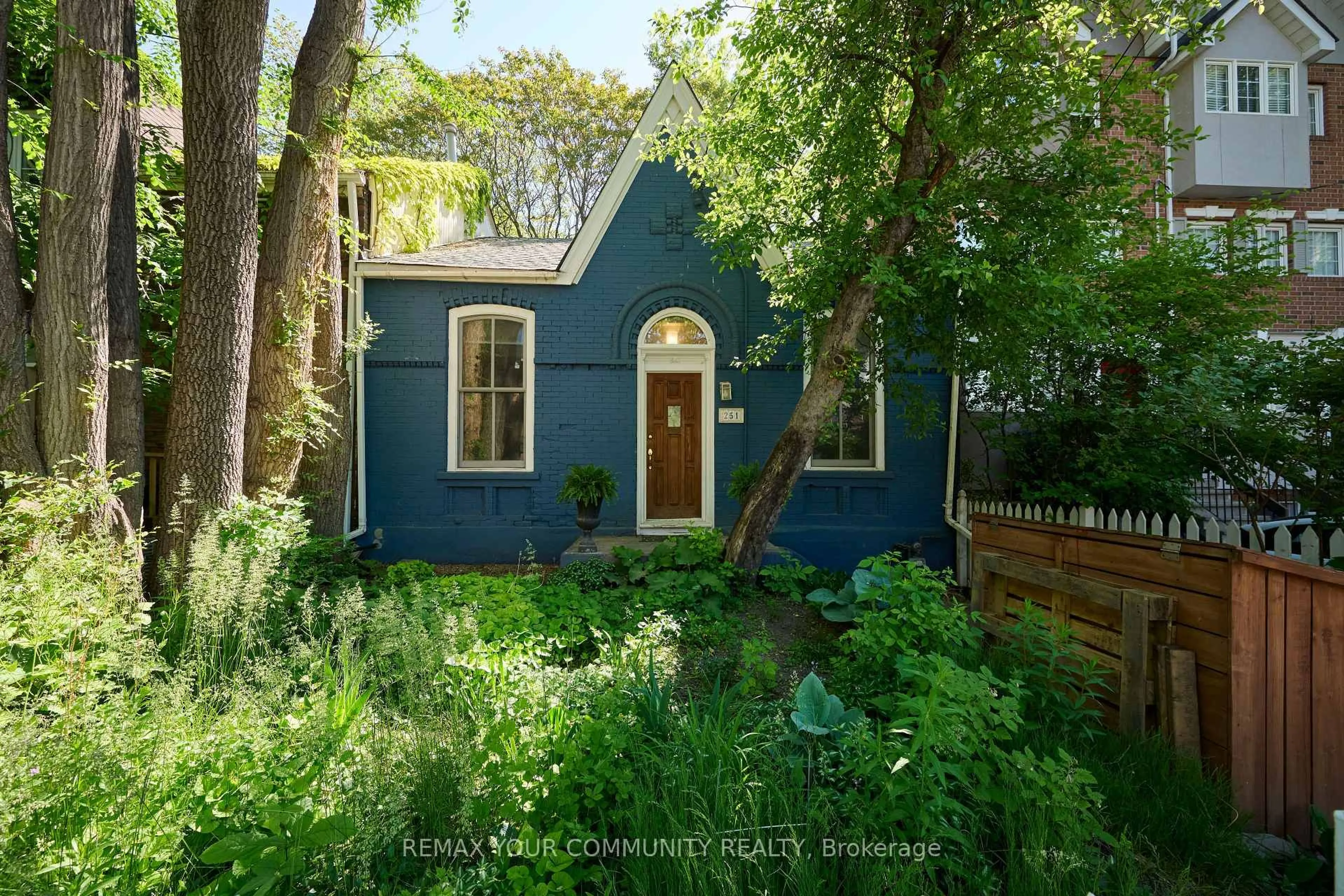 Unknown for 251 Berkeley St, Toronto Ontario M5A 2X3