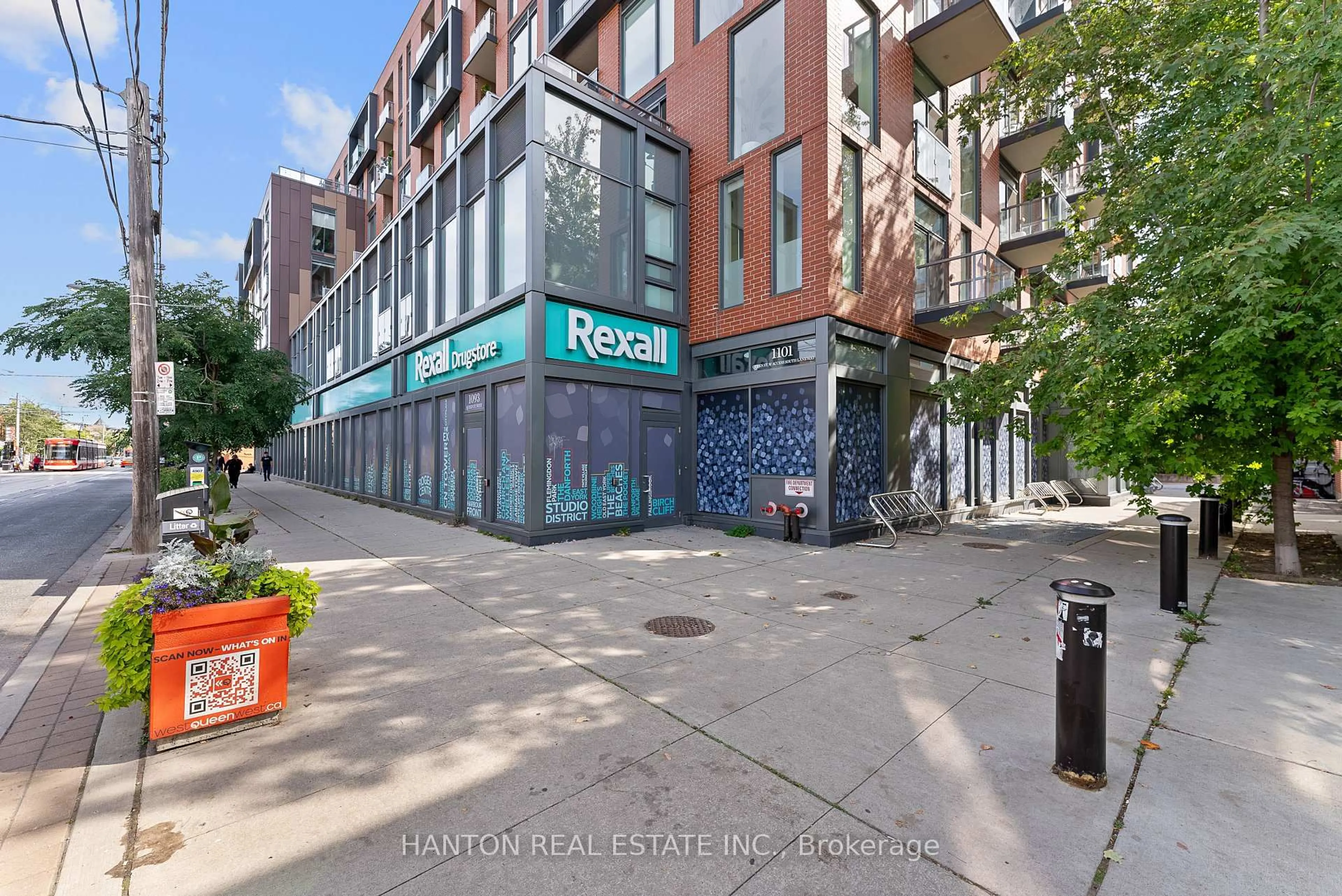 Patio, street for 106 Dovercourt Rd #105, Toronto Ontario M6J 1J1