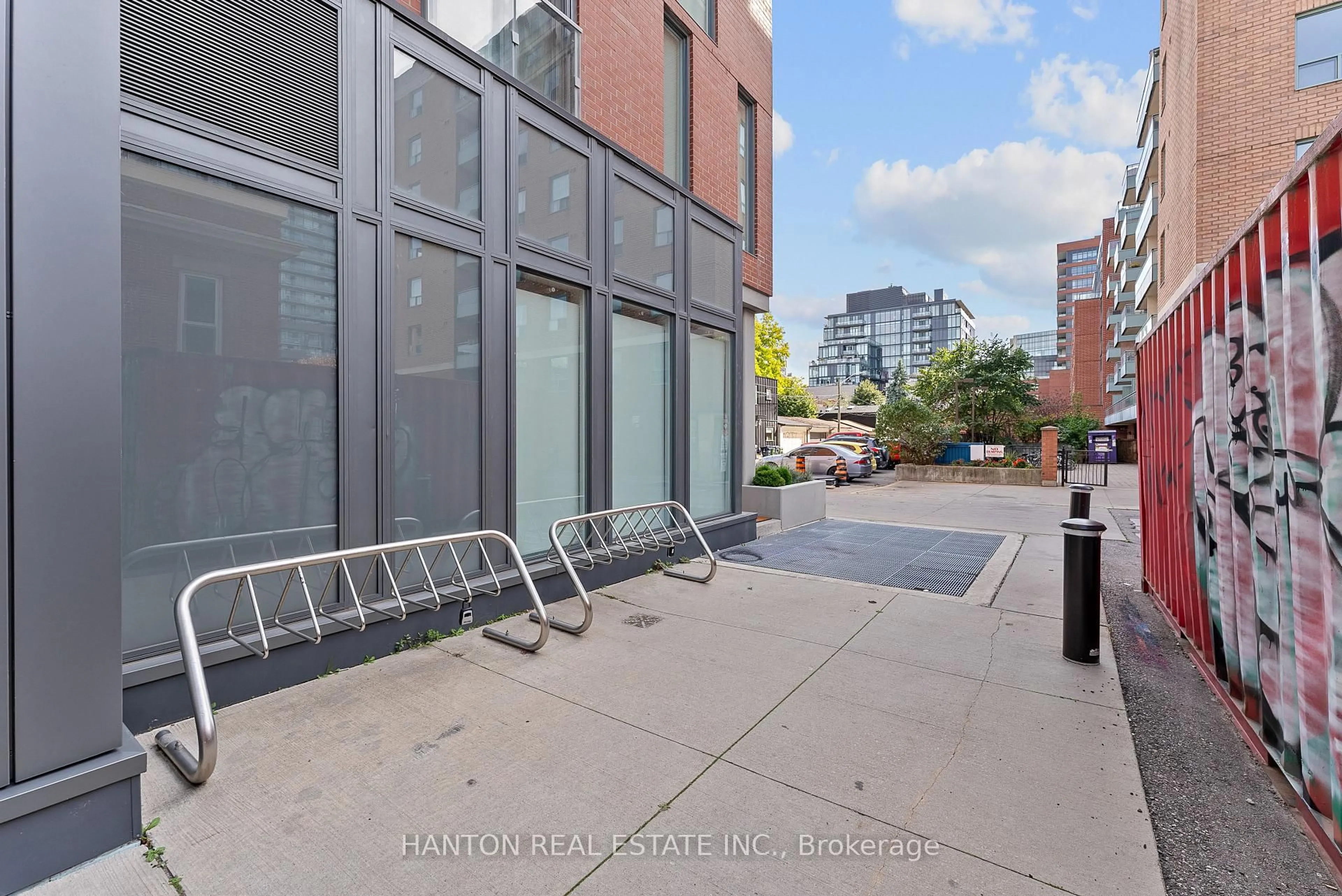 Patio, unknown for 106 Dovercourt Rd #105, Toronto Ontario M6J 1J1
