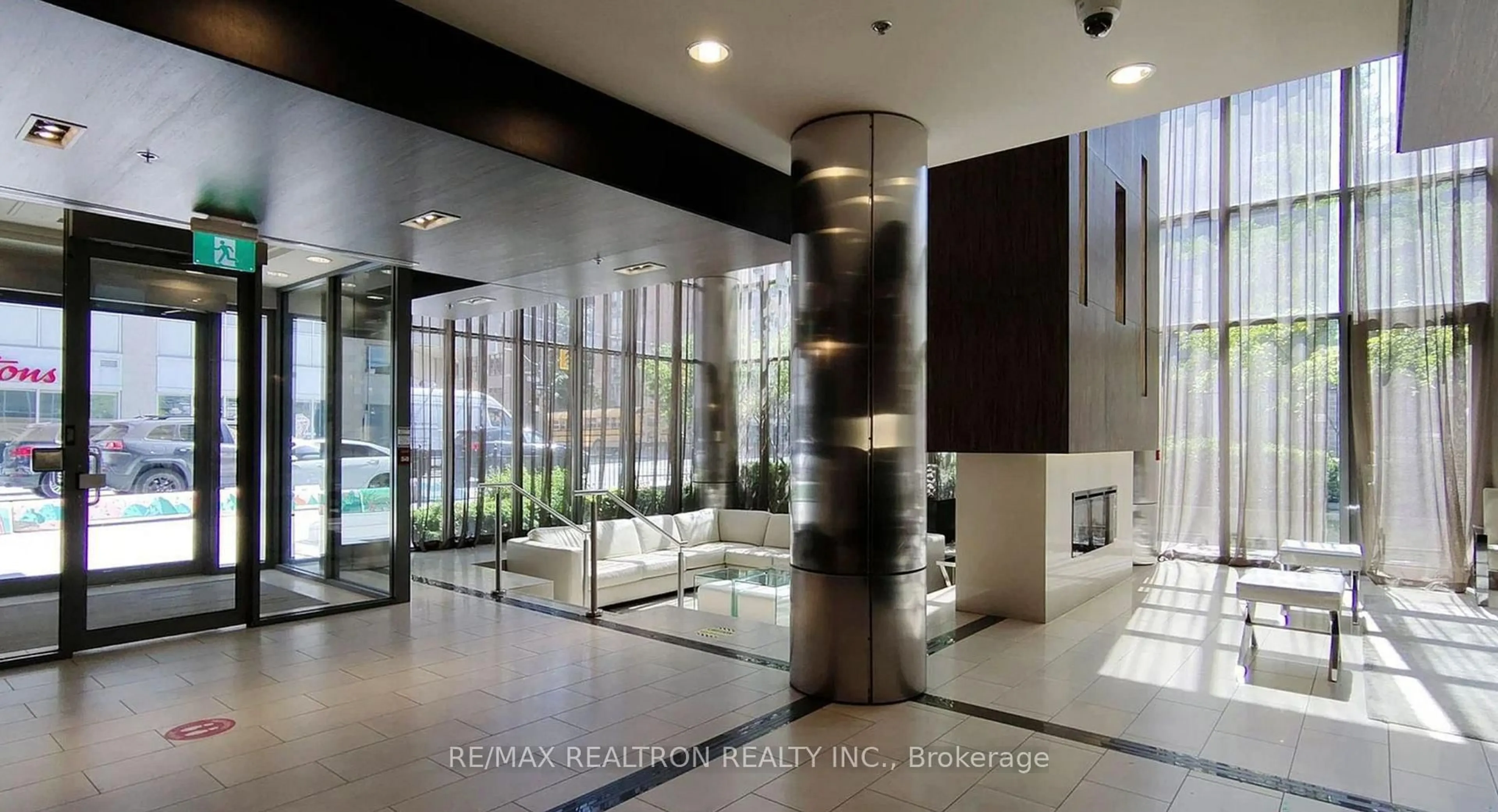 Lobby for 320 Richmond St #1020, Toronto Ontario M5A 1P9