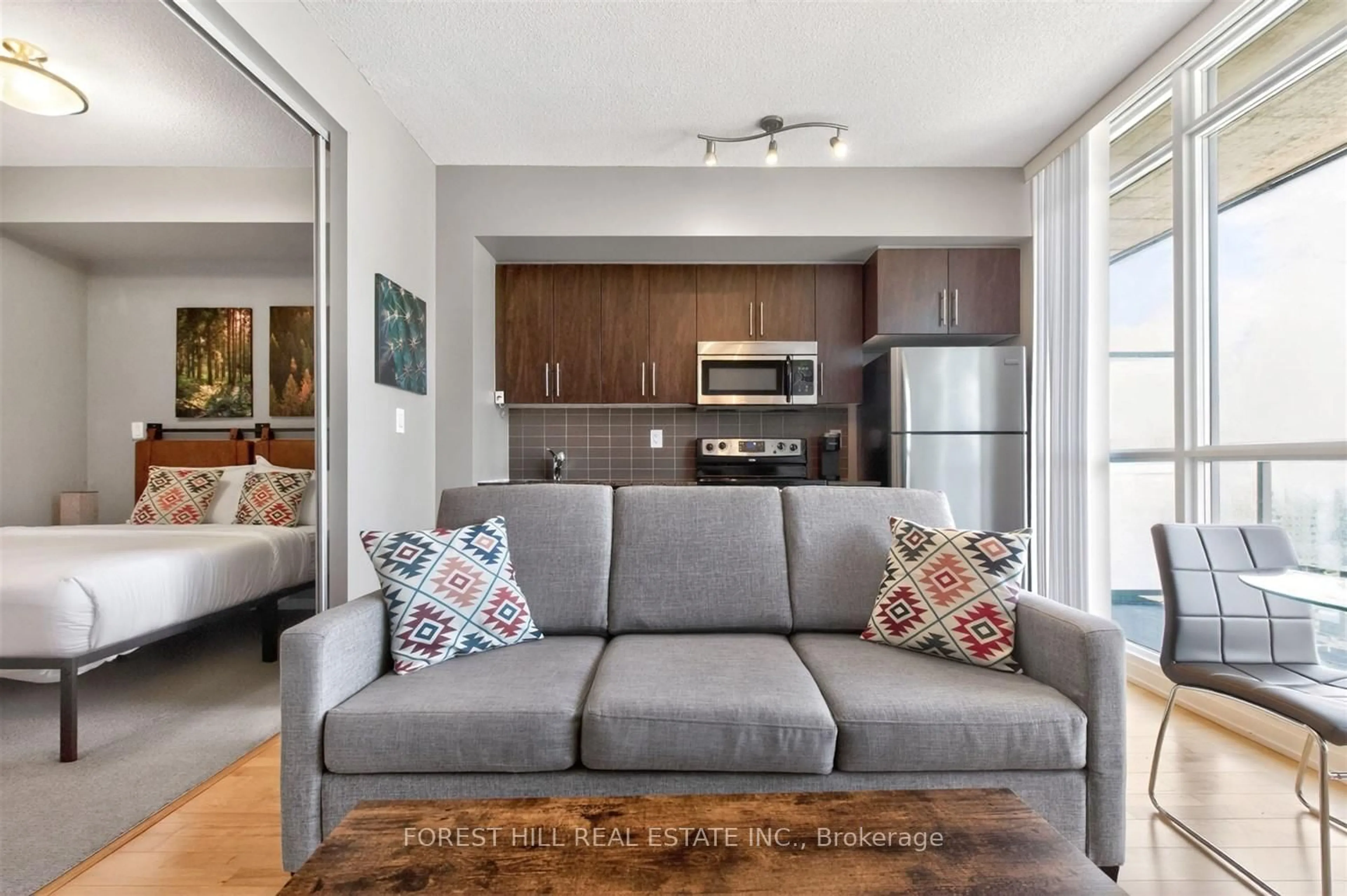 Living room with furniture, unknown for 65 Bremner Blvd #4607, Toronto Ontario M5J 0A7