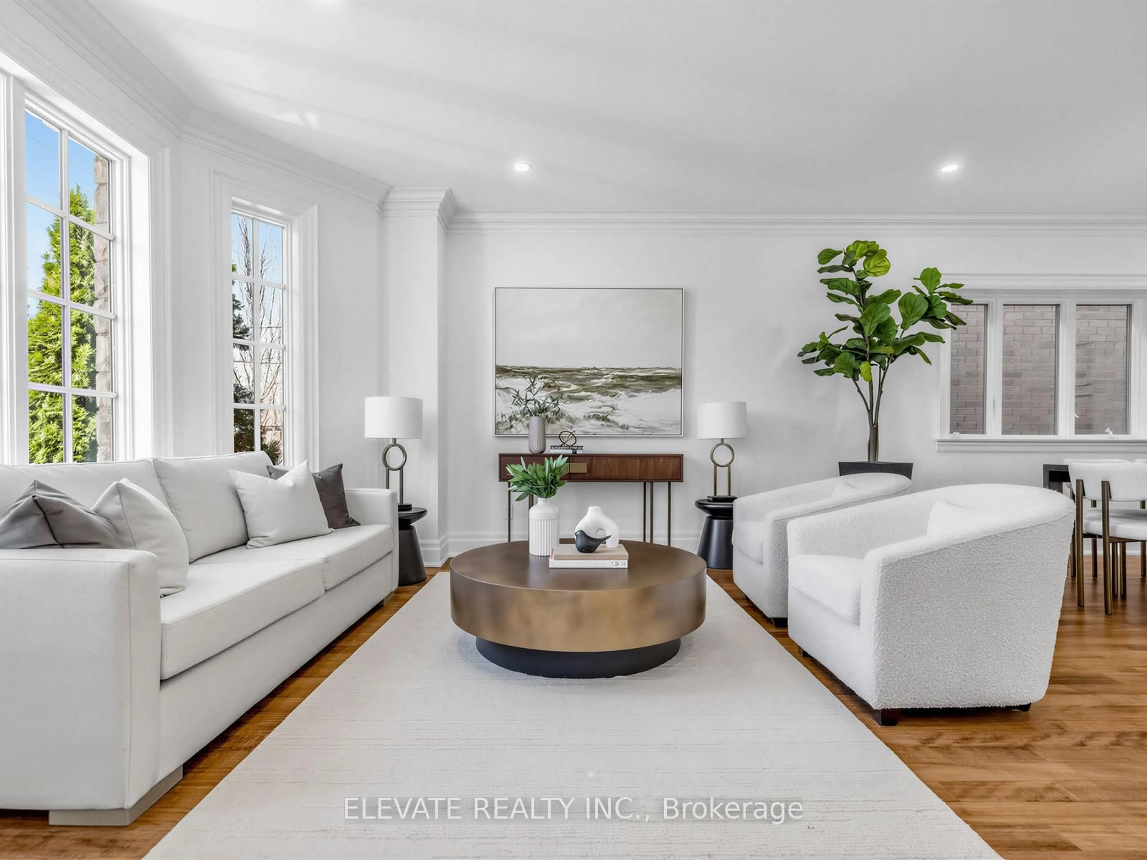 Living room with furniture, unknown for 19 Dunblaine Ave, Toronto Ontario M5M 2R6