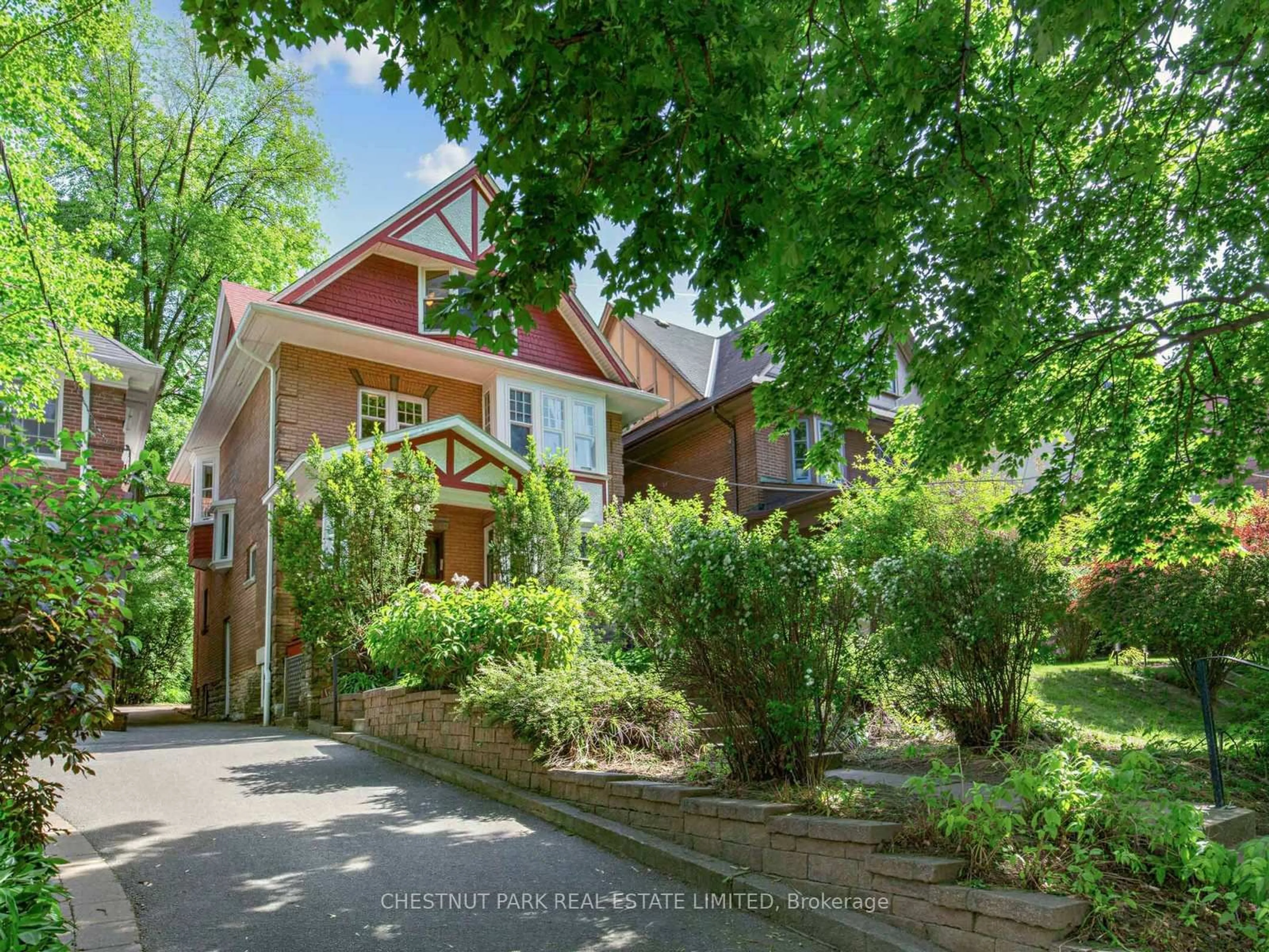 A pic from outside/outdoor area/front of a property/back of a property/a pic from drone, street for 42 Foxbar Rd, Toronto Ontario M4V 2G8