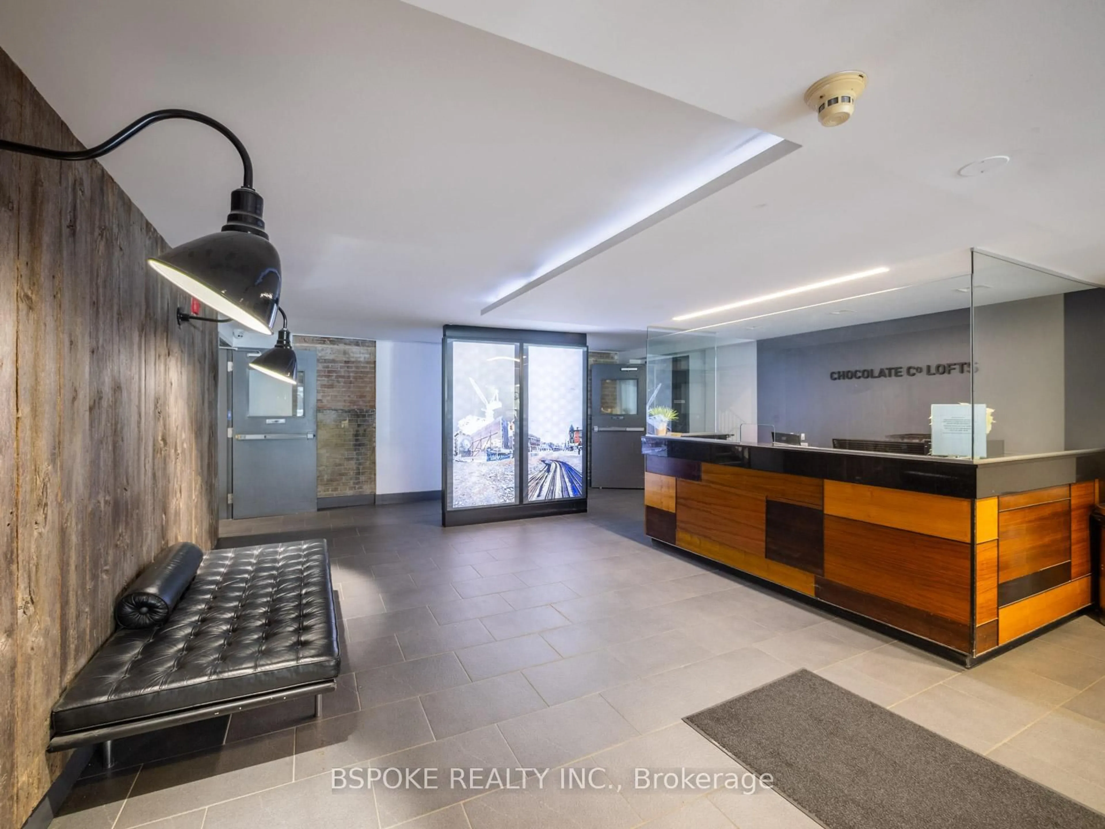 Unknown for 955 Queen St #PH25, Toronto Ontario M6J 3X5