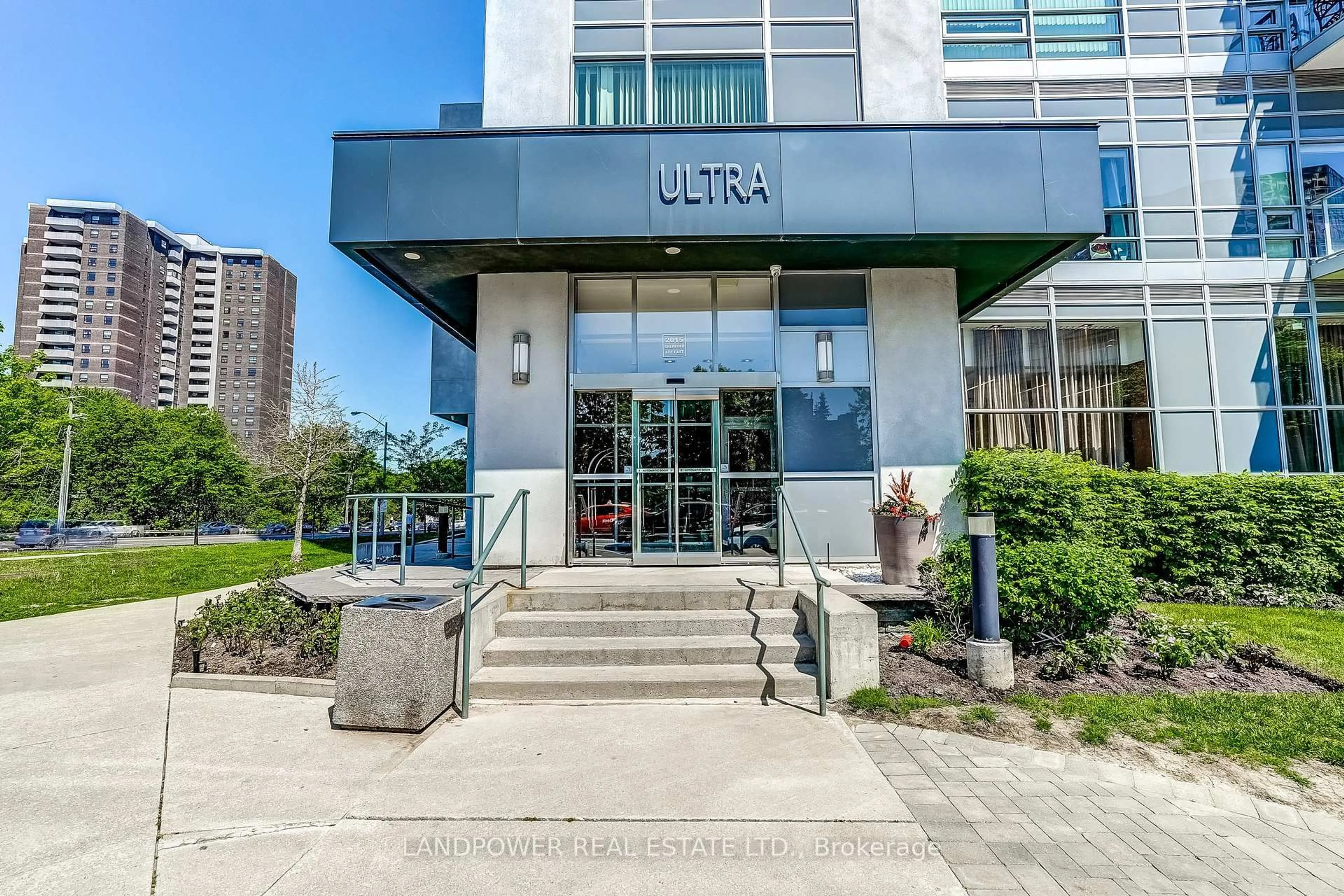 Indoor foyer for 2015 Sheppard Ave #2006, Toronto Ontario M2J 0B3