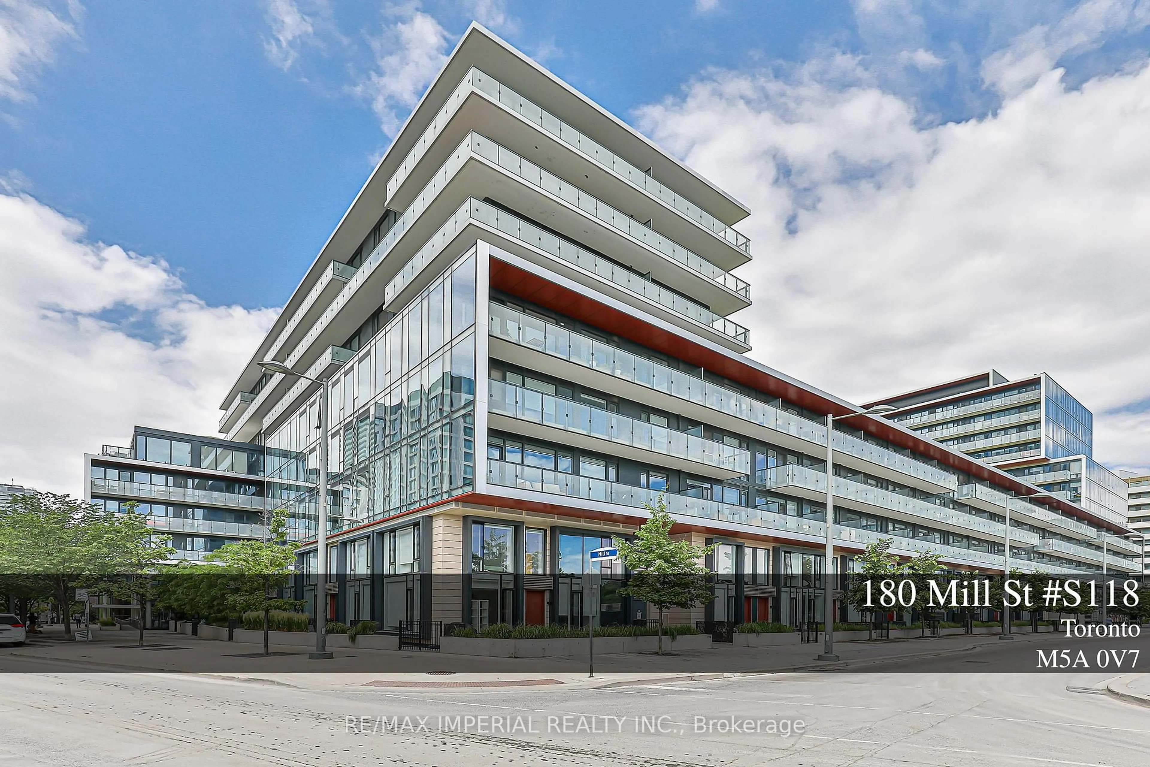 Indoor foyer for 180 Mill St #s118, Toronto Ontario M5A 0V7