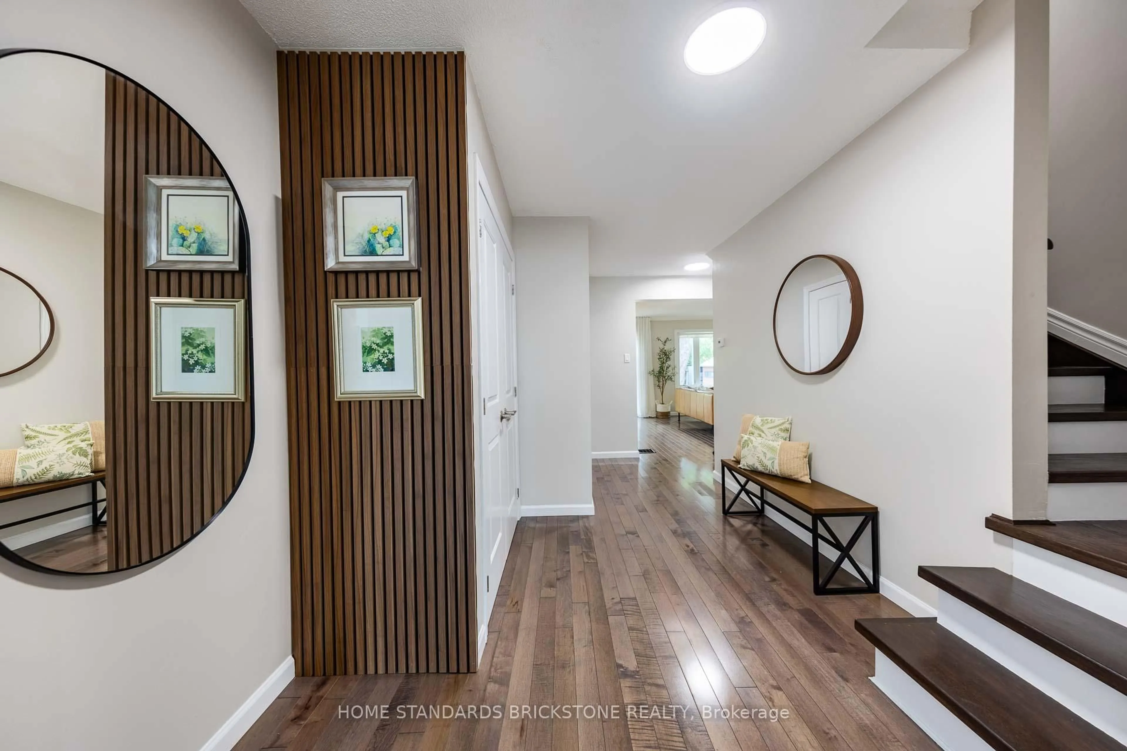 Indoor entryway for 60 Madawaska Ave, Toronto Ontario M2M 2R3