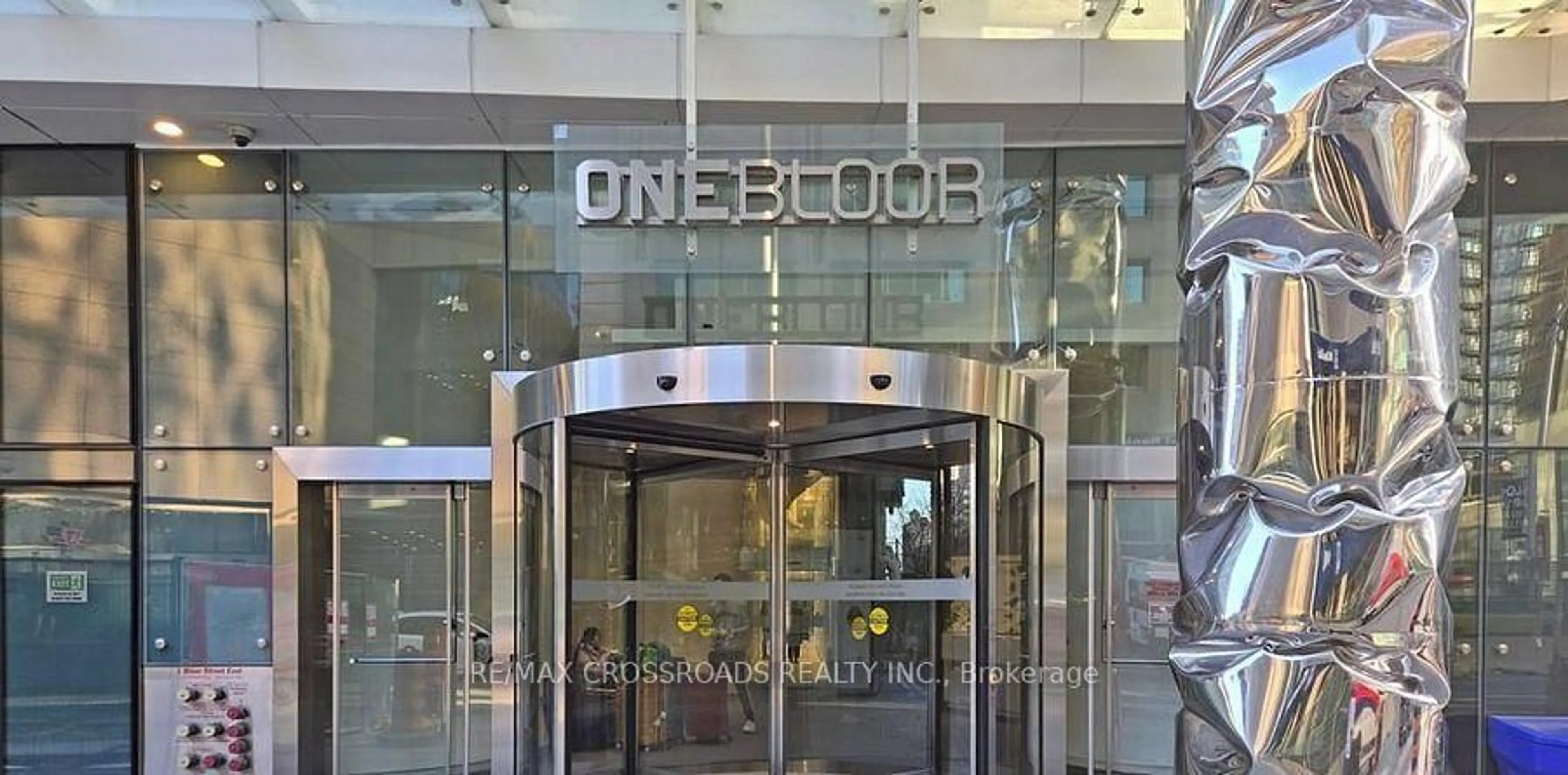 Indoor foyer for 1 Bloor St #3208, Toronto Ontario M4W 0A8