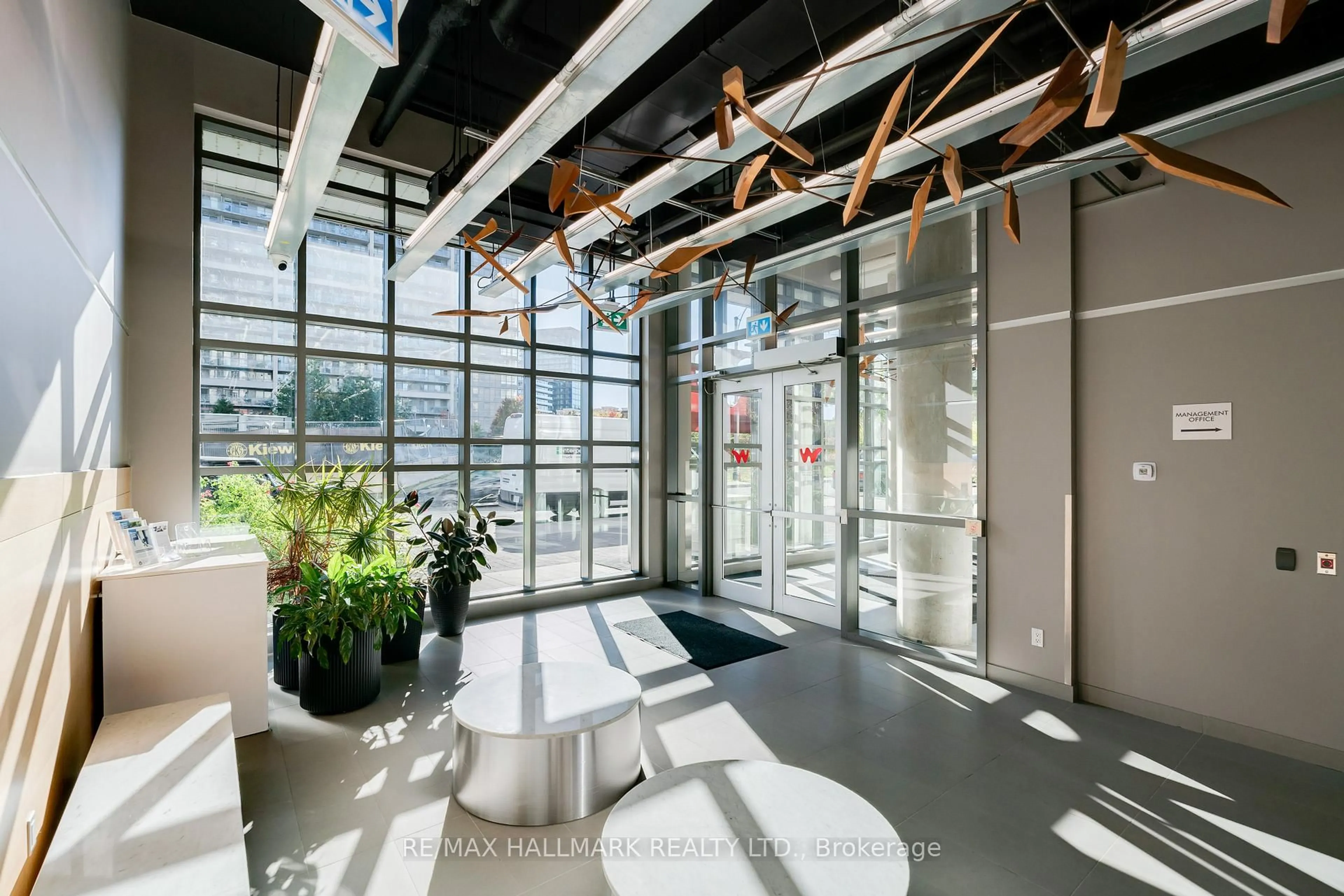 Indoor foyer for 150 Sudbury St, Toronto Ontario M6J 3S8
