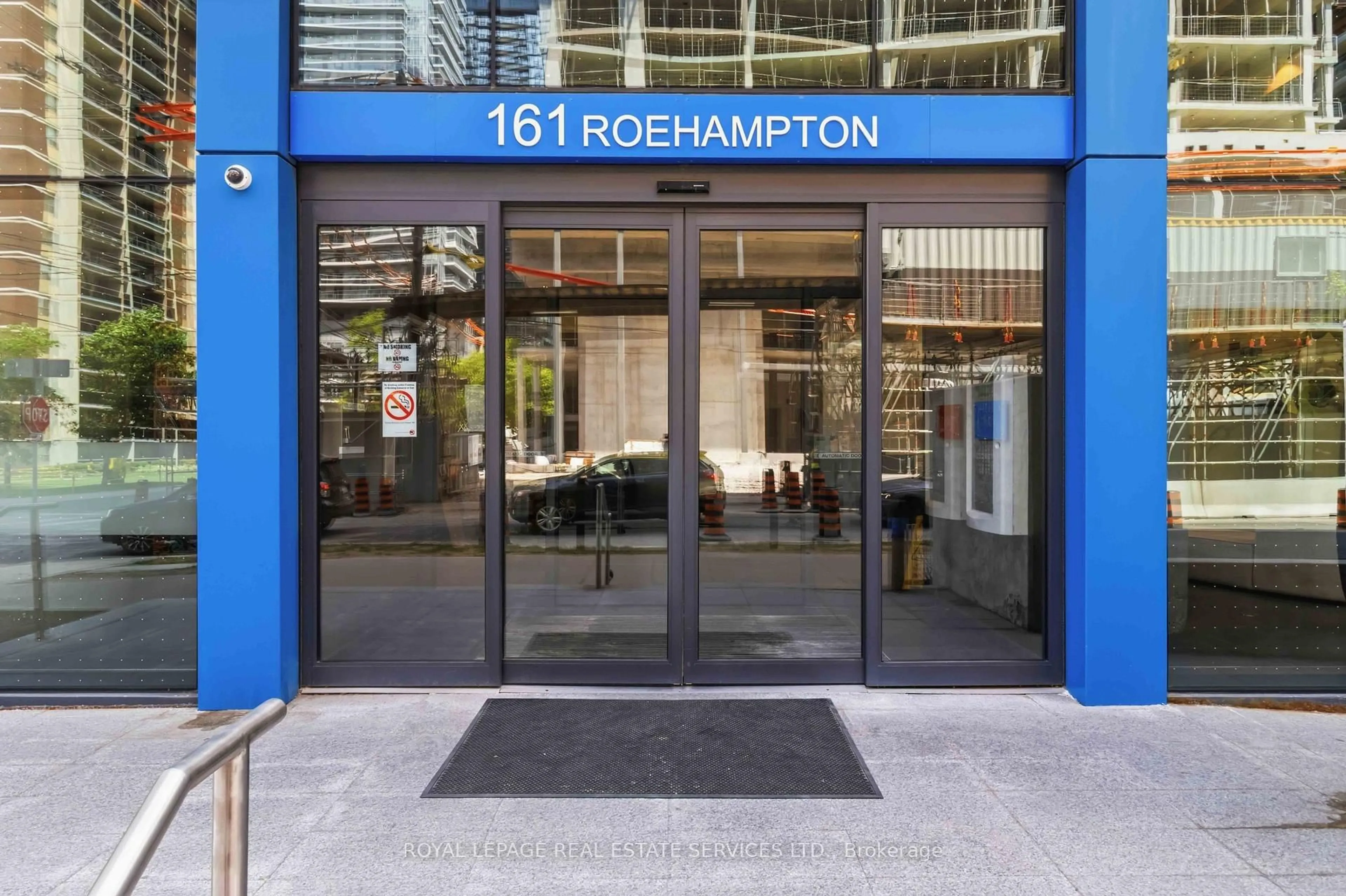 Indoor foyer for 161 Roehampton Ave #534, Toronto Ontario M4P 0C8