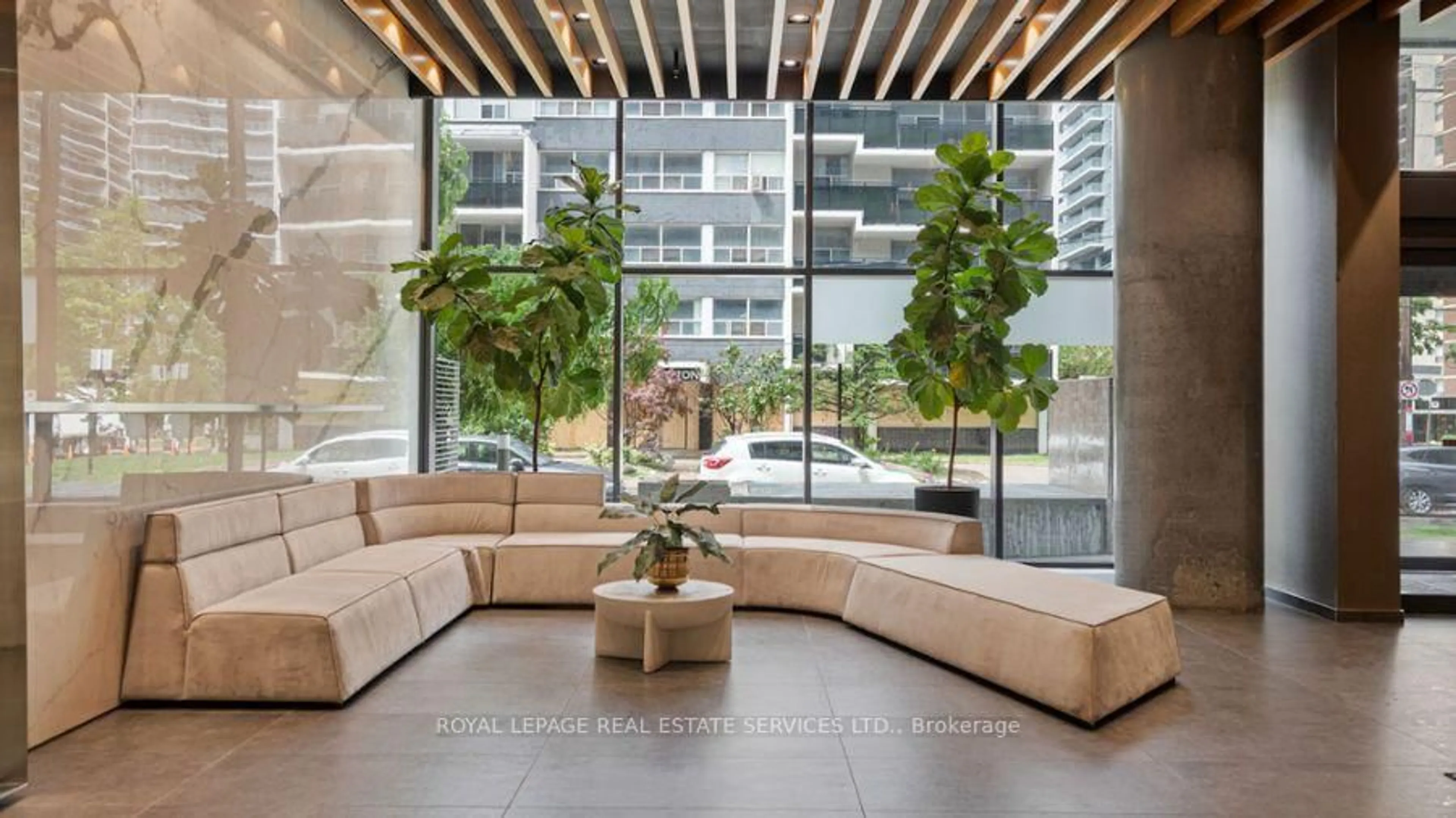 Lobby for 161 Roehampton Ave #534, Toronto Ontario M4P 0C8