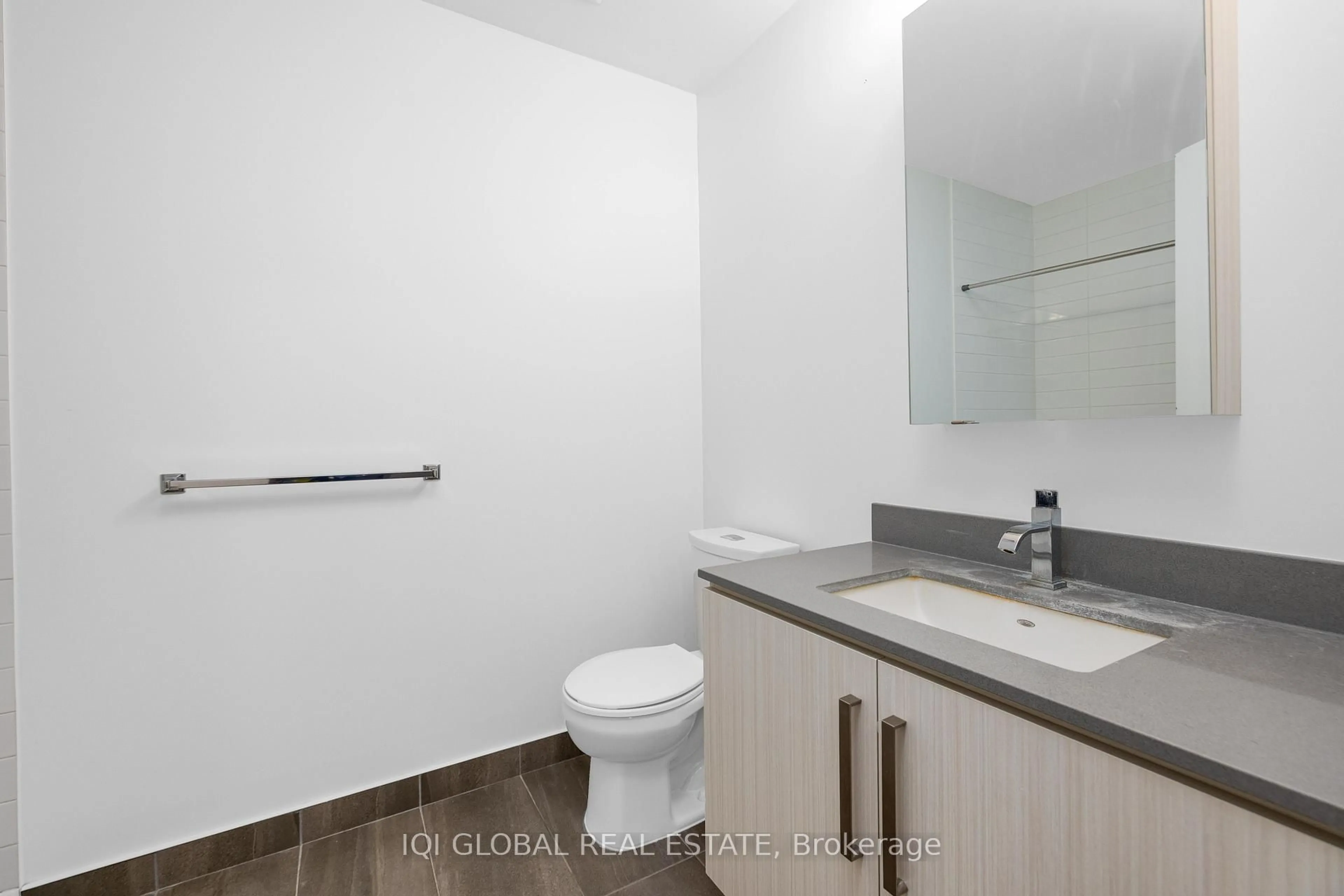 Standard bathroom, unknown for 5180 Yonge St #1809, Toronto Ontario M2N 0K5