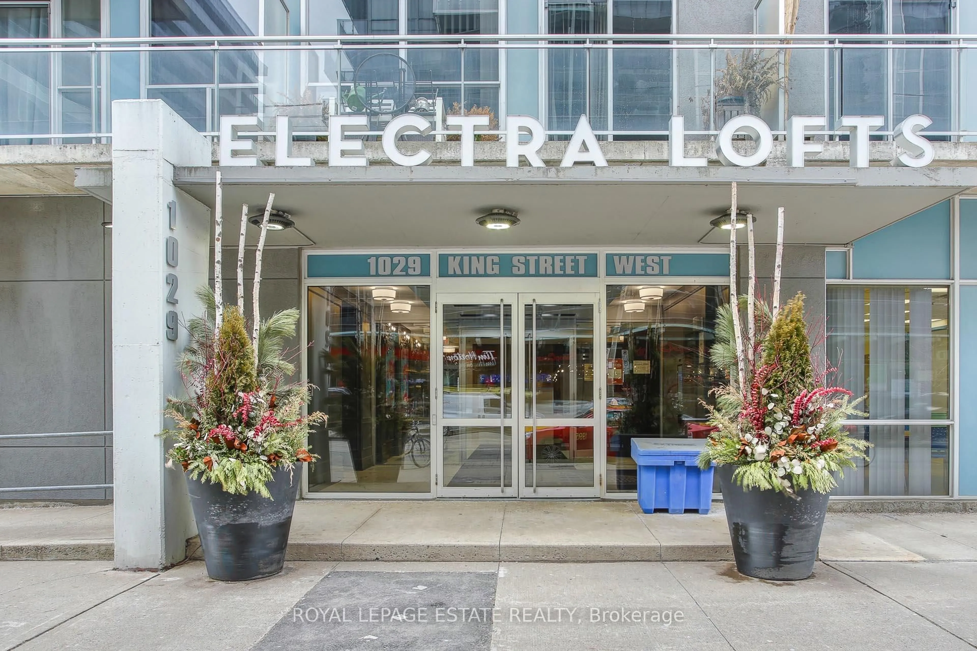 Lobby for 1029 King St #837, Toronto Ontario M6K 3M9