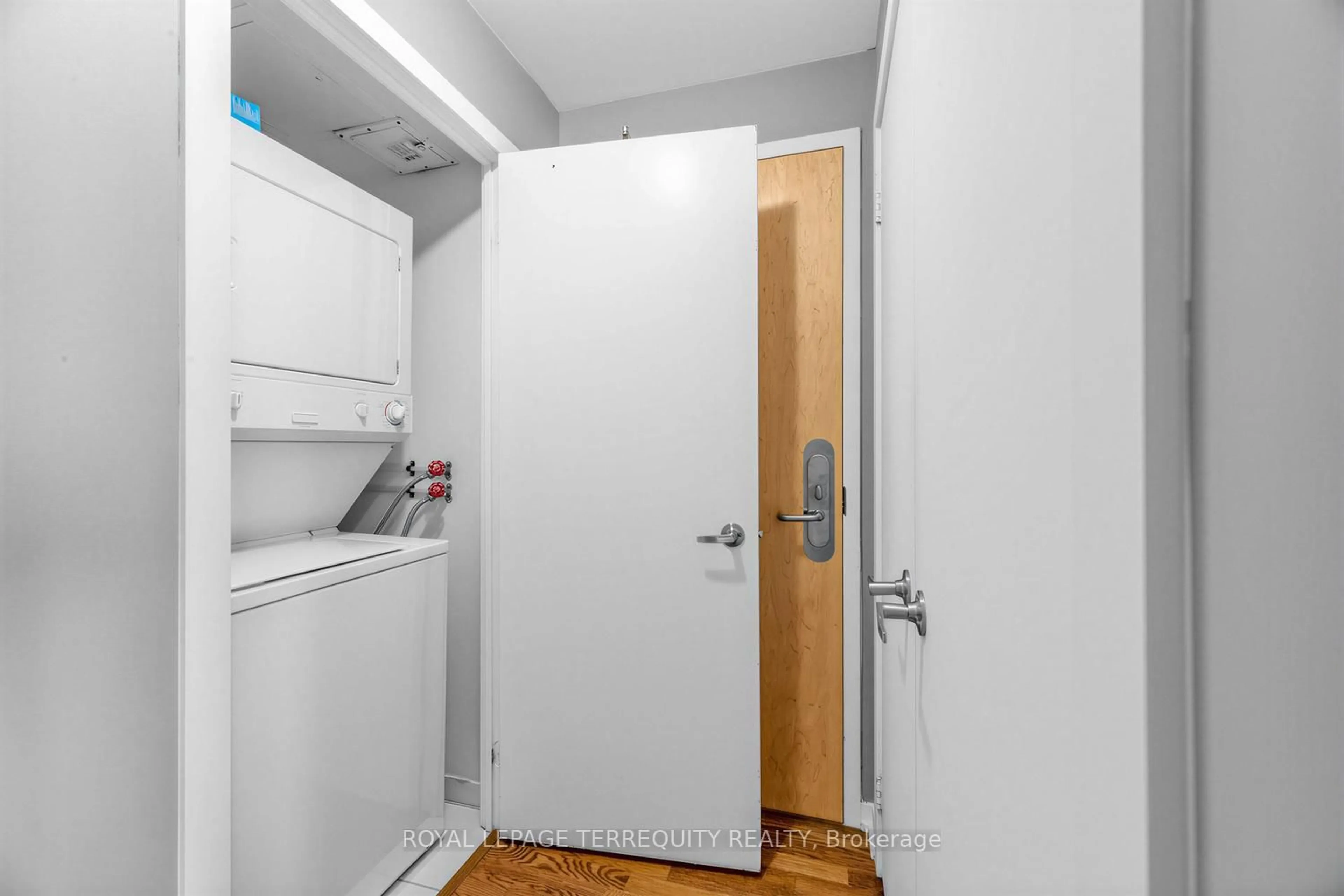 Unknown for 55 Bremner Blvd #3111, Toronto Ontario M5J 0A6