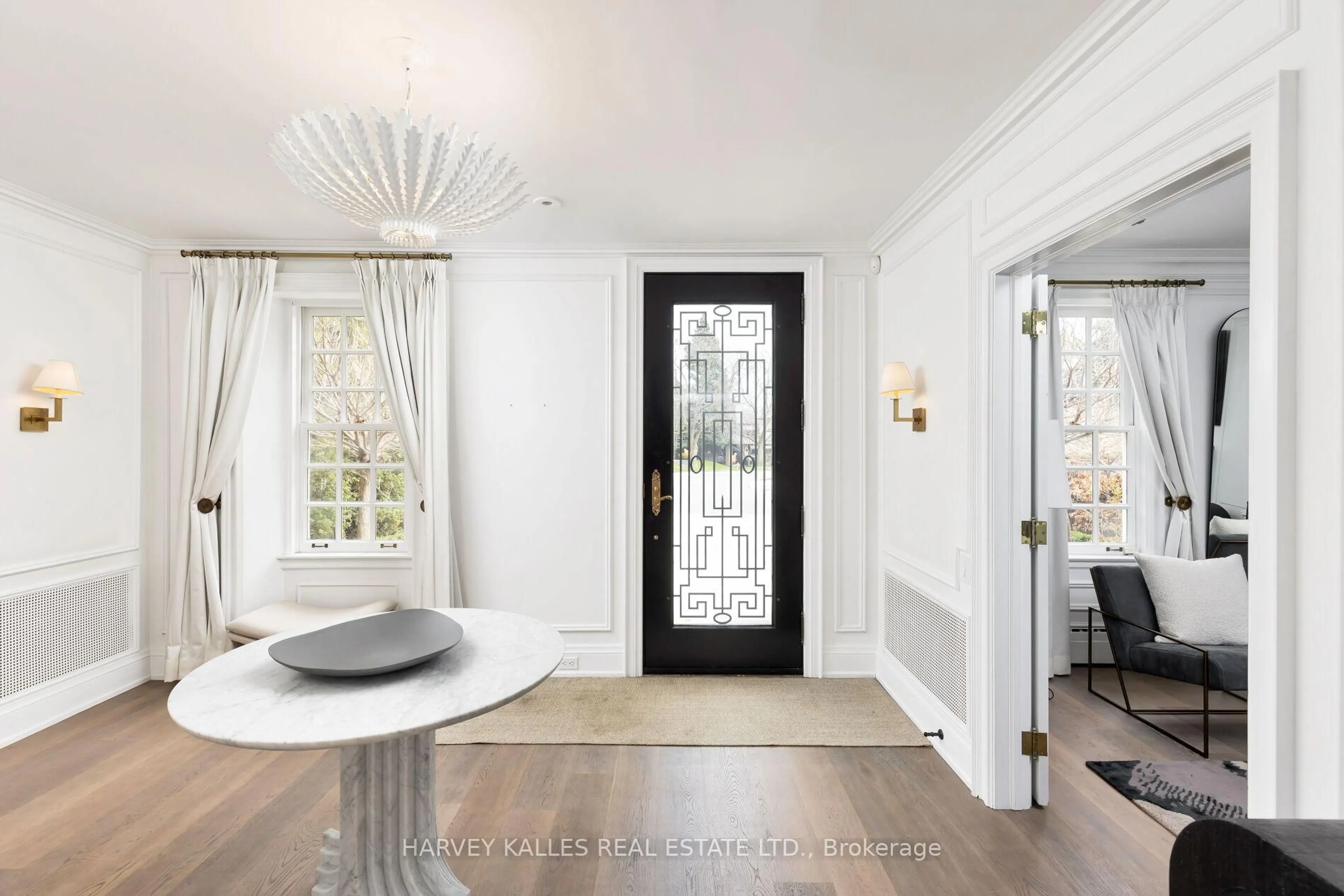Indoor entryway for 470 Russell Hill Rd, Toronto Ontario M5P 2S7