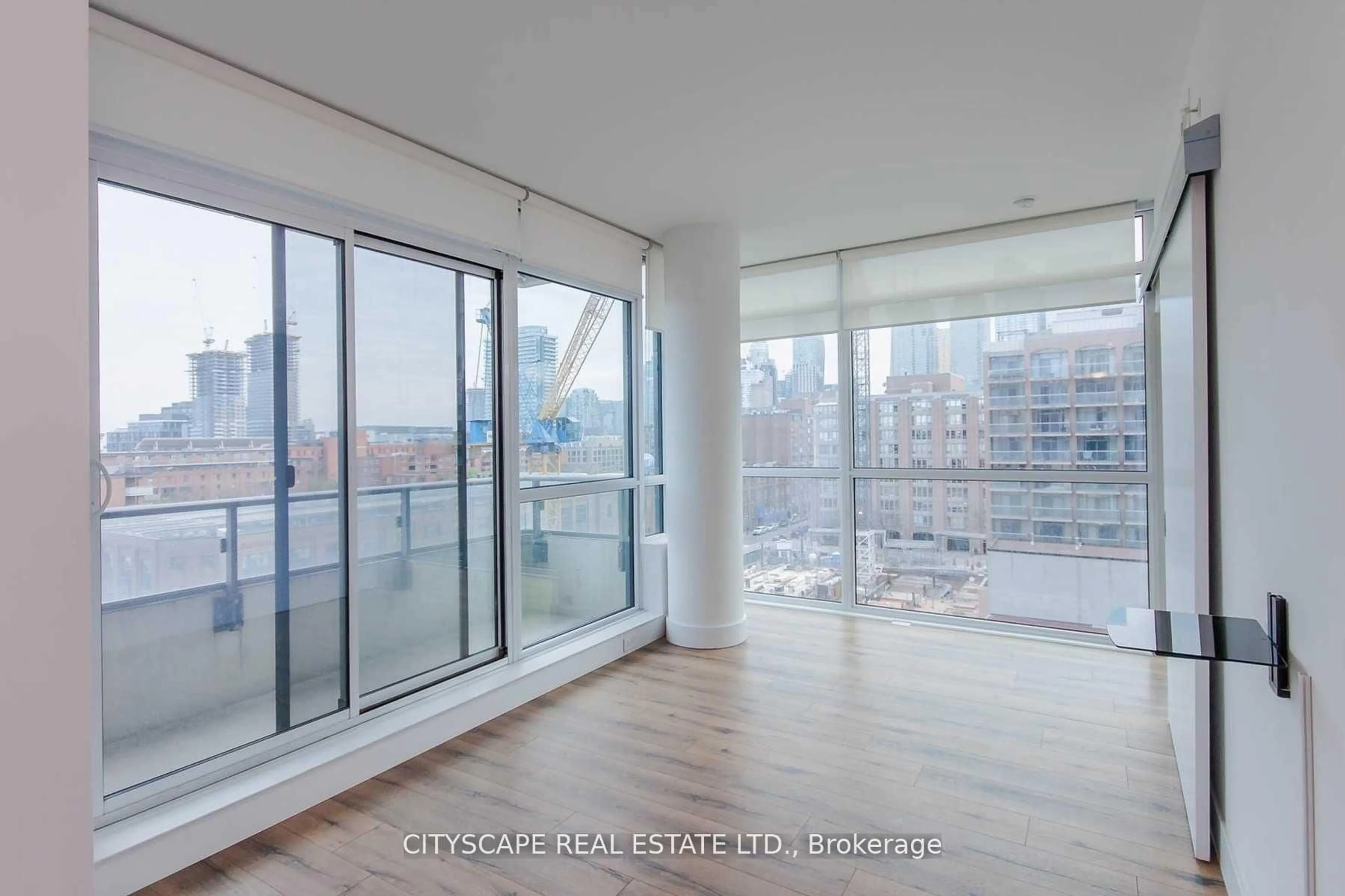 A pic of a room for 39 Sherbourne St #703, Toronto Ontario M5A 2P6