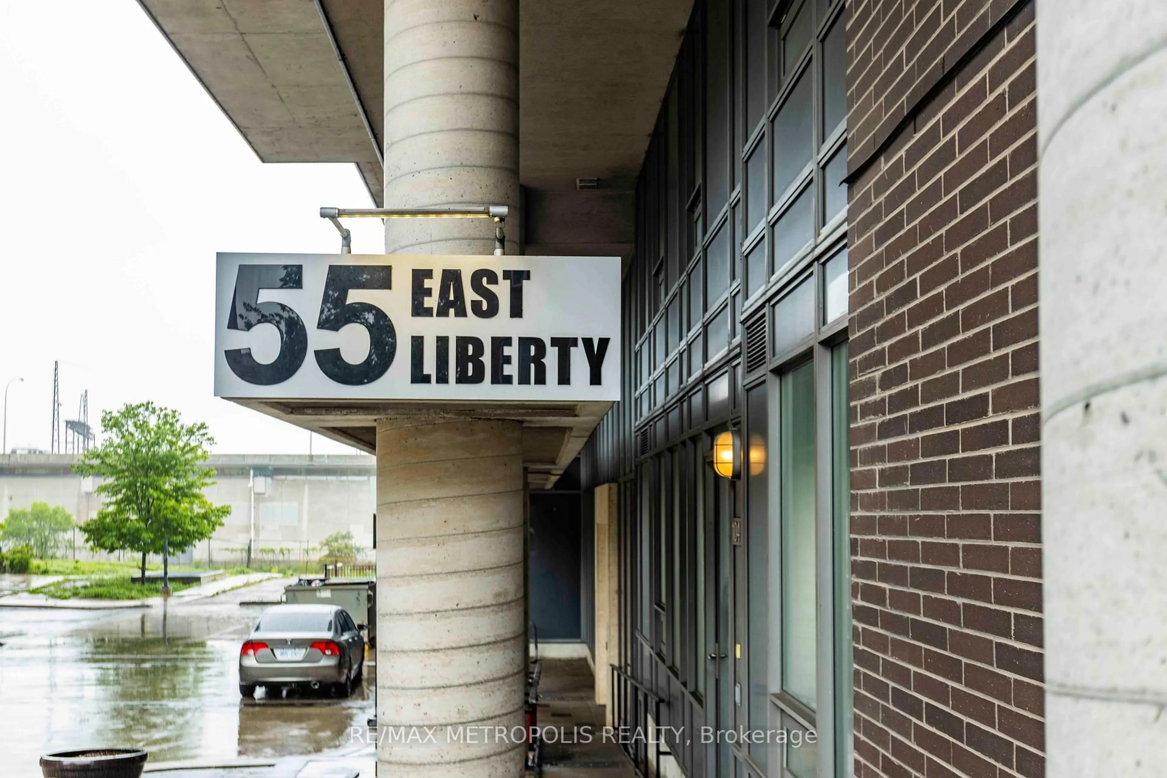 Indoor entryway for 55 East Liberty St #507, Toronto Ontario M6K 3P9