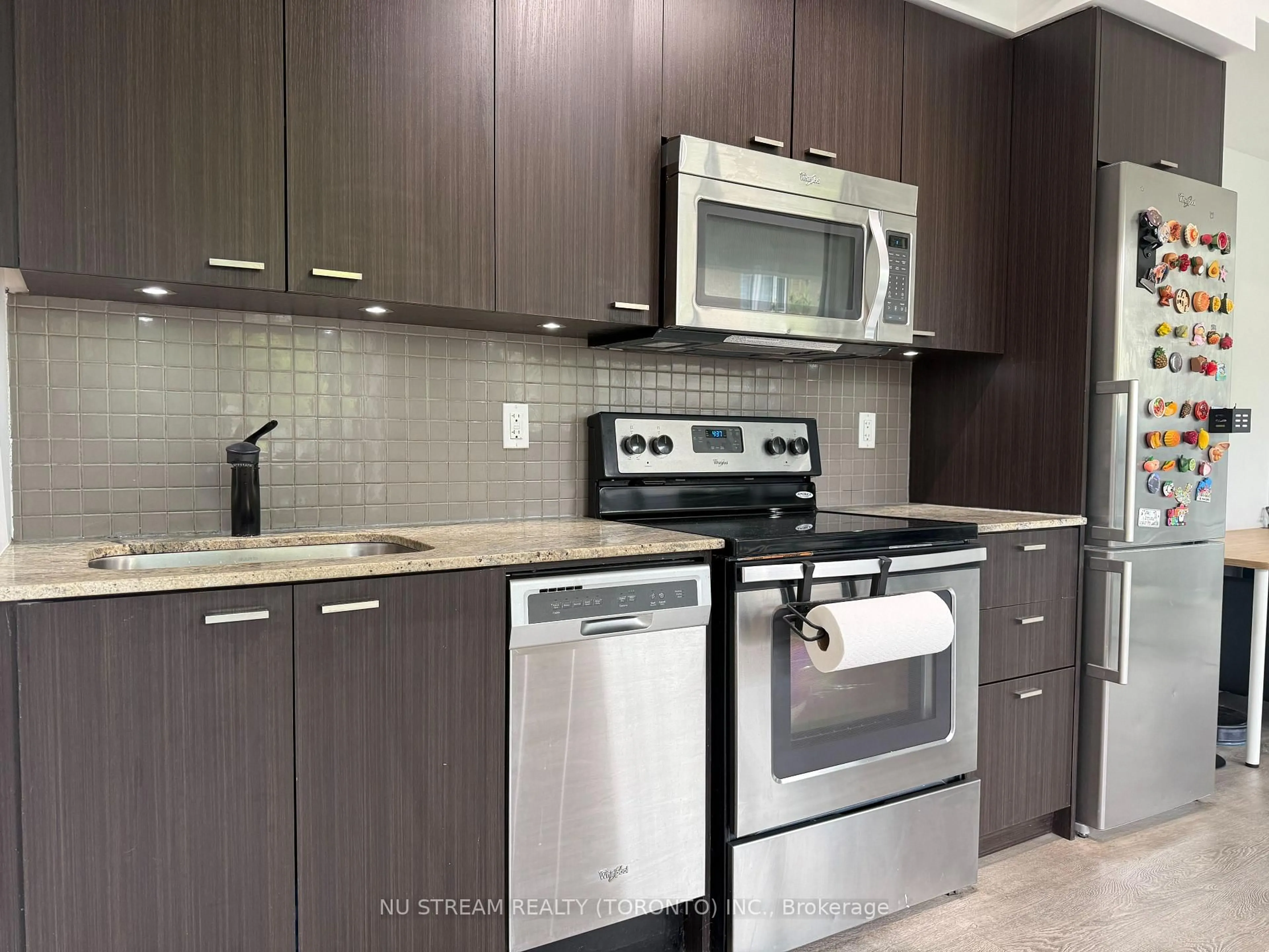 Standard kitchen, unknown for 88 Sheppard Ave #211, Toronto Ontario M2N 6Y2