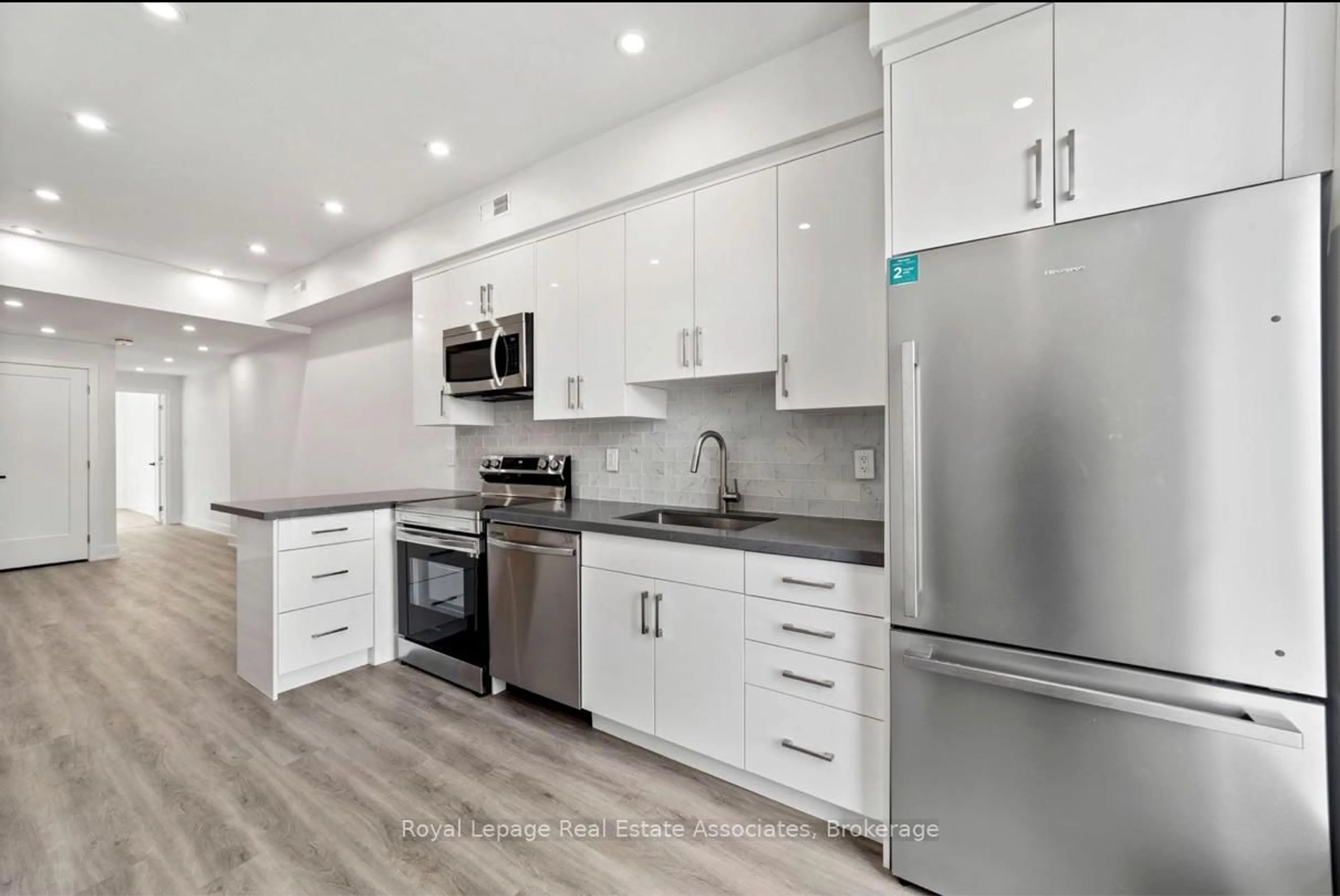 Open concept kitchen, unknown for 531 Delaware Ave, Toronto Ontario M6H 2V3