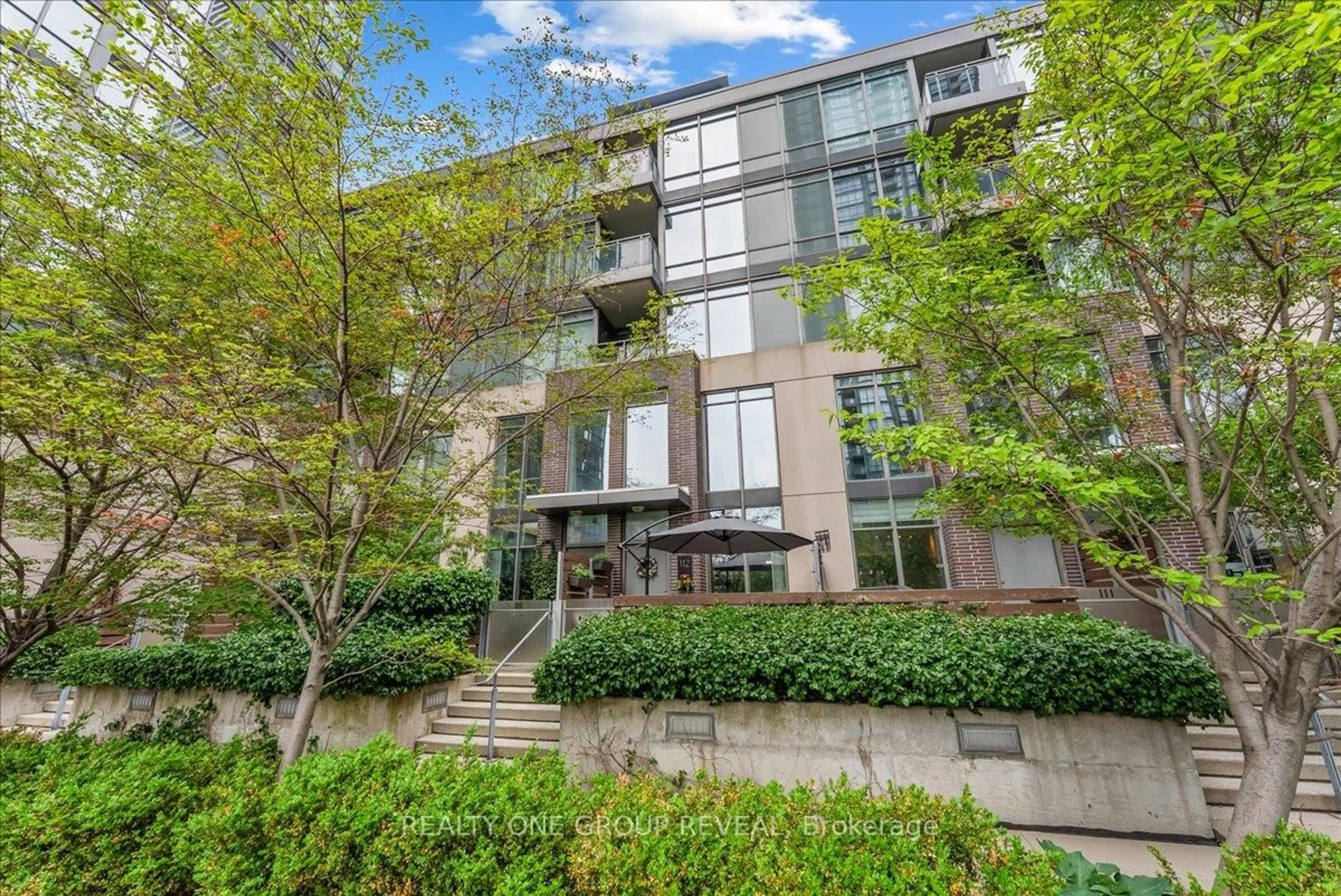 Patio, building for 15 Brunel Crt #112, Toronto Ontario M5V 3Y6