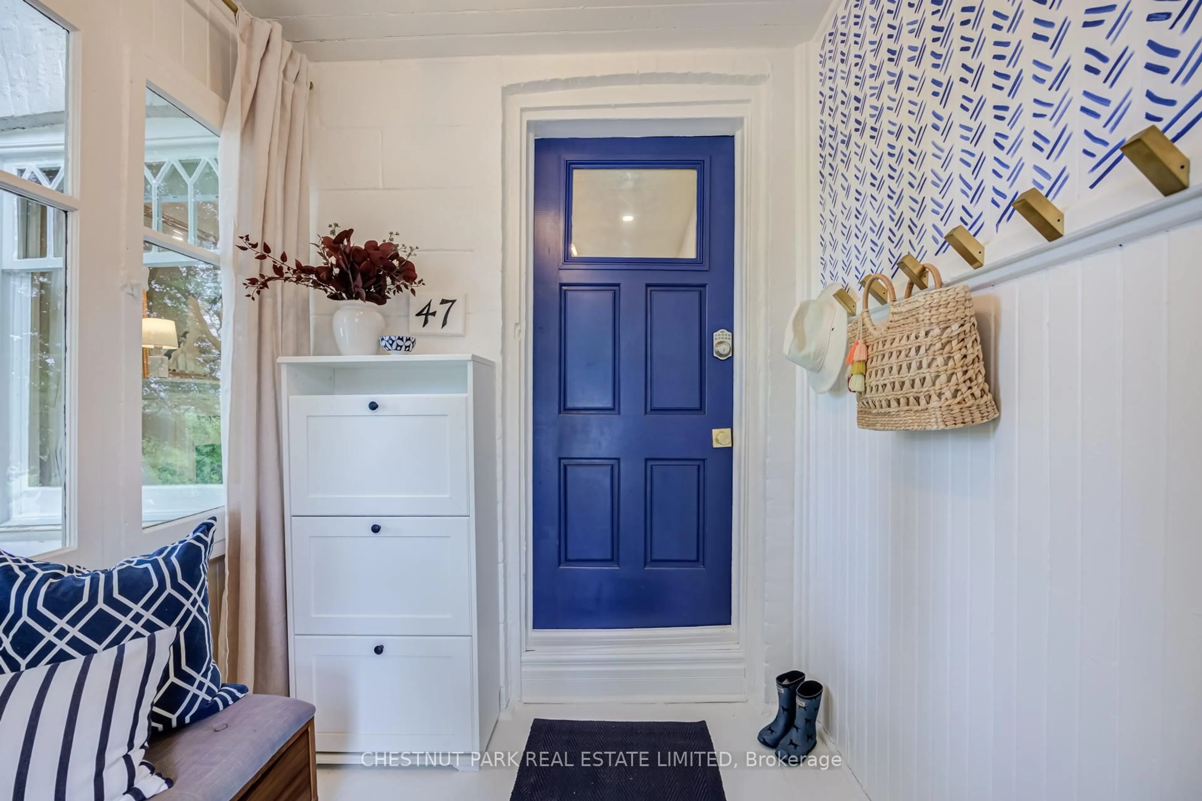 Indoor entryway for 47 Geneva Ave, Toronto Ontario M5A 2J9