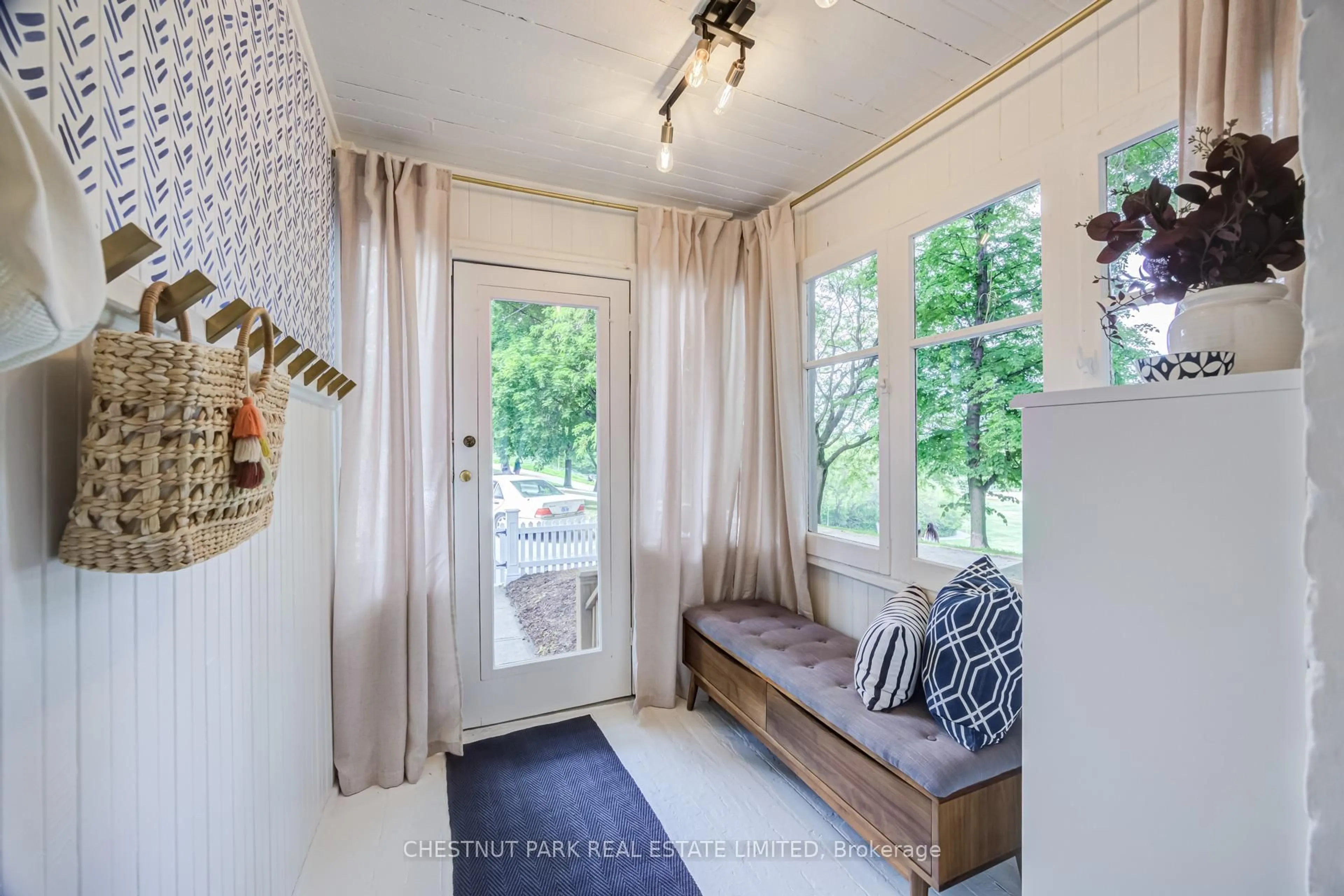 Indoor entryway for 47 Geneva Ave, Toronto Ontario M5A 2J9
