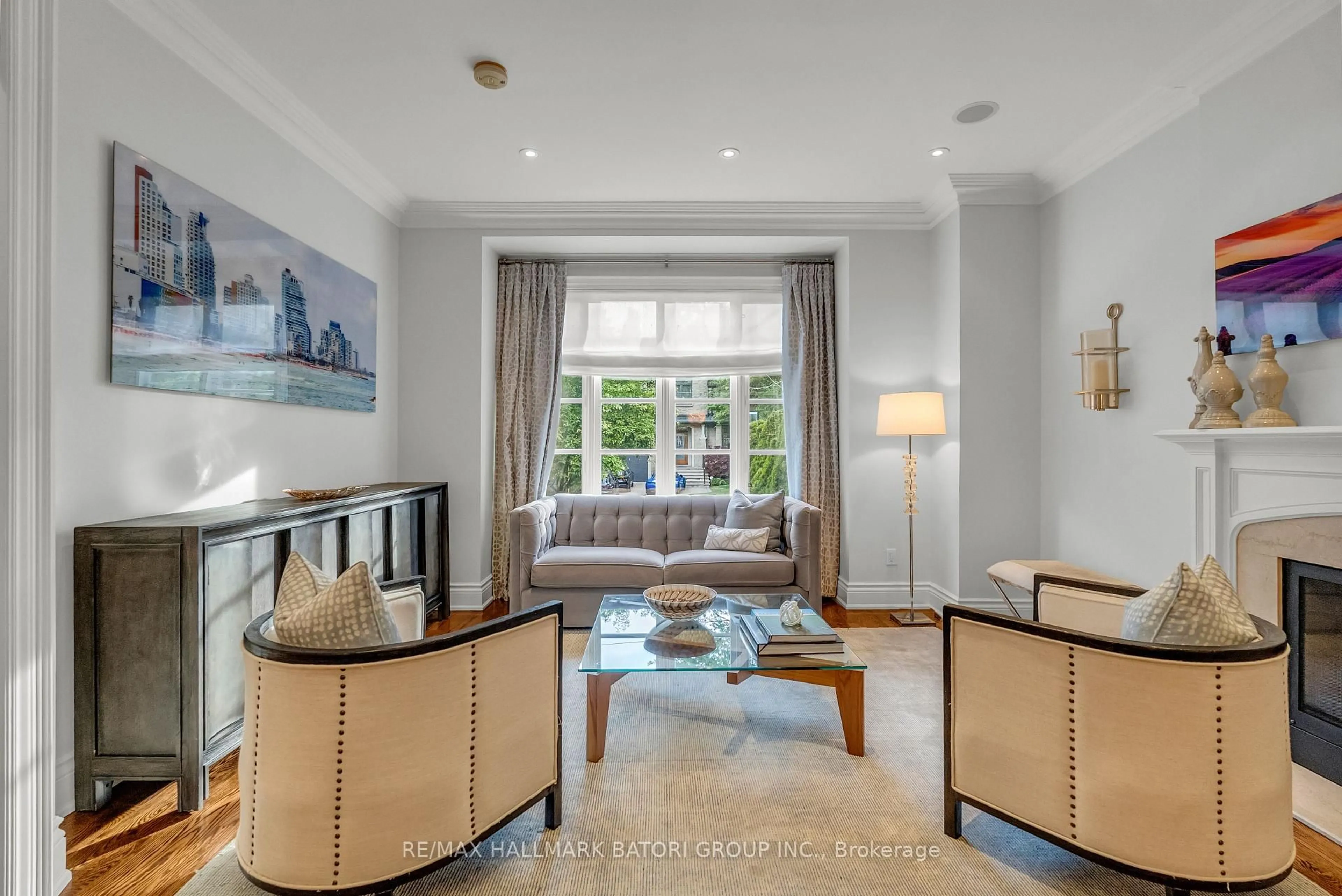 Living room with furniture, unknown for 68 Otter Cres, Toronto Ontario M5N 2W5