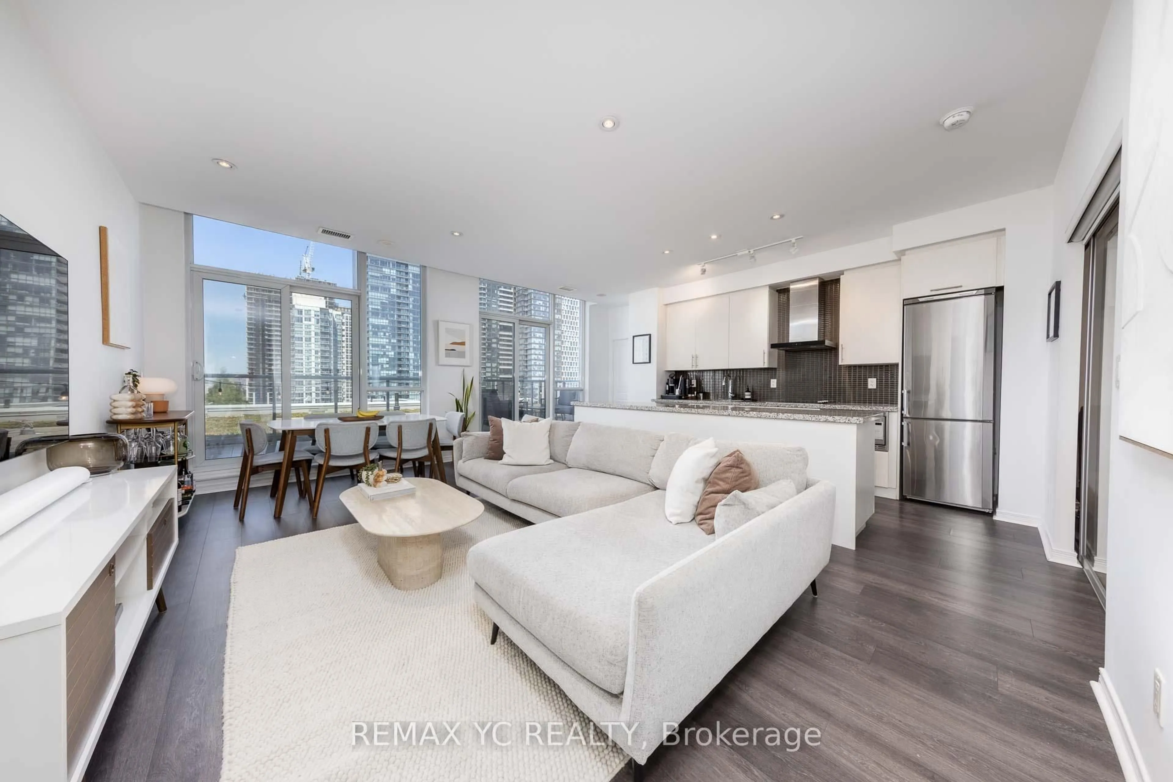 Living room with furniture, unknown for 352 Front St #PH09, Toronto Ontario M5V 0K3