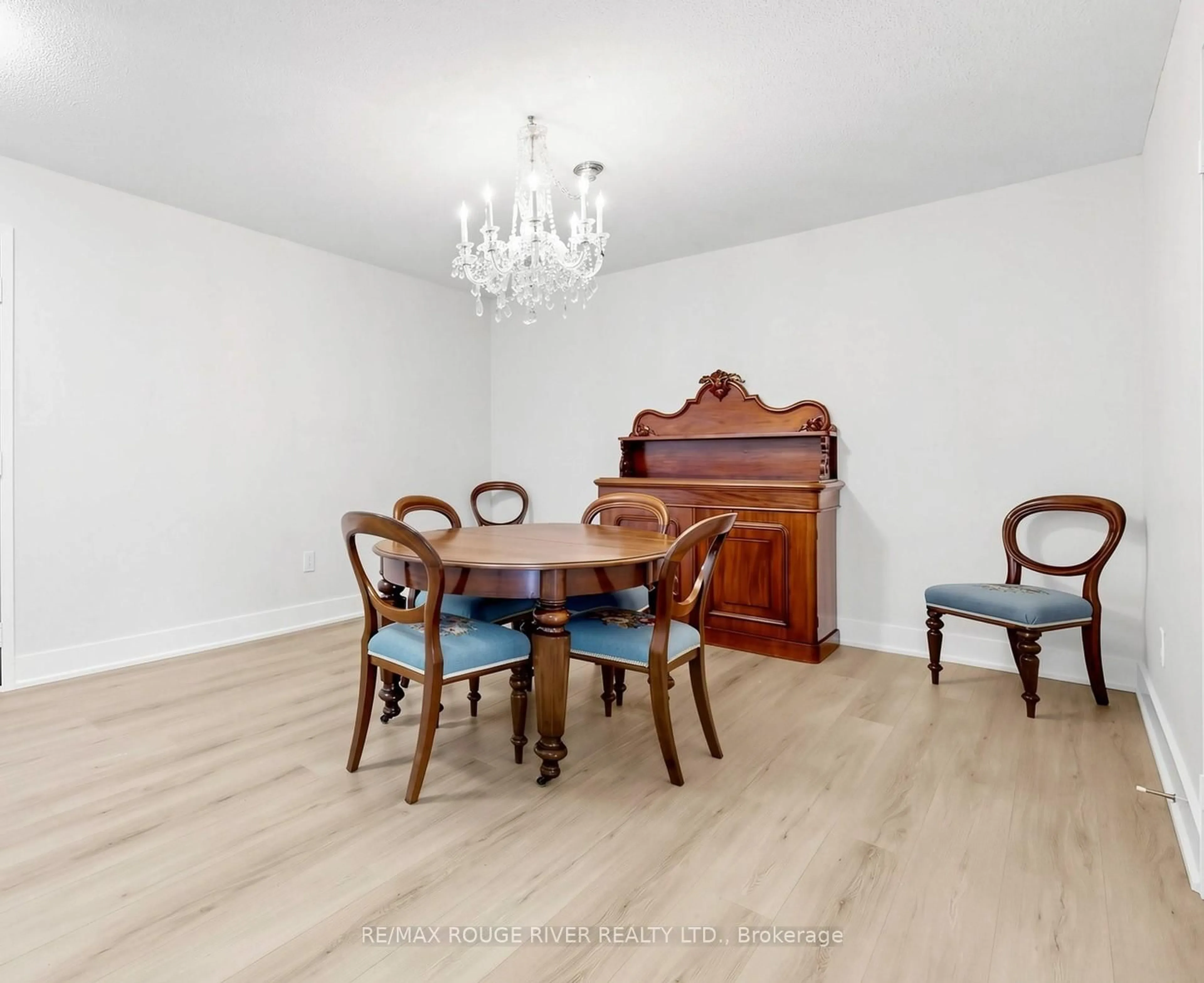 Dining room, wood/laminate floor for 1555 Finch Ave #3007, Toronto Ontario M2J 4X9