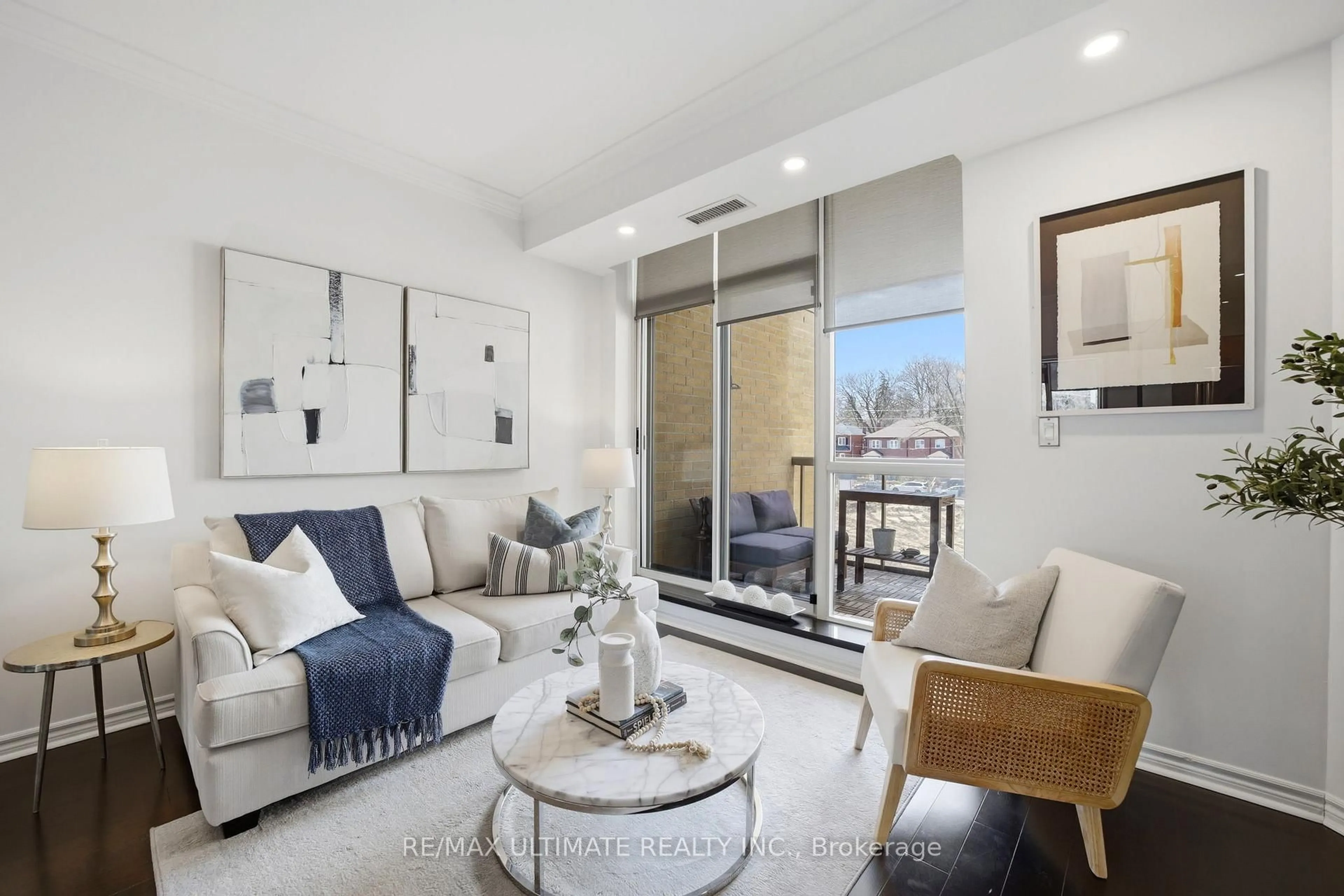 Living room with furniture, unknown for 1750 Bayview Ave #405, Toronto Ontario M4G 3C4