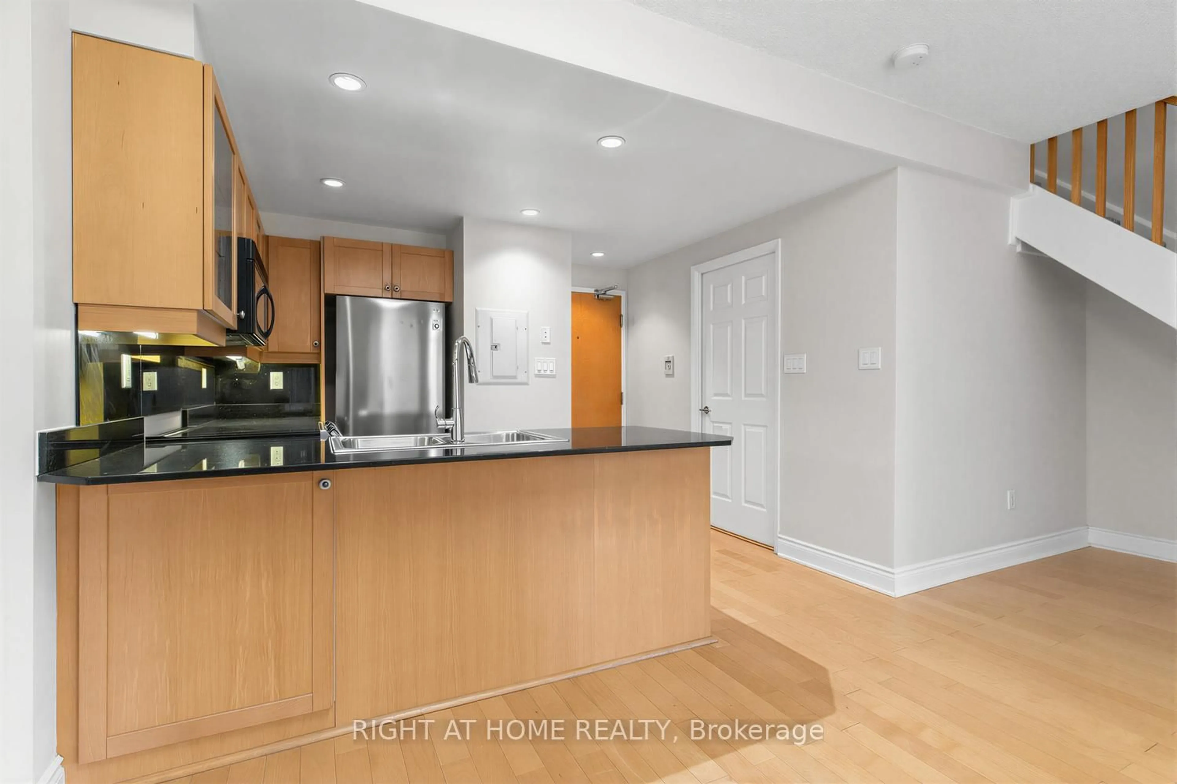 Standard kitchen, unknown for 80 Cumberland St #1705, Toronto Ontario M5R 3V1